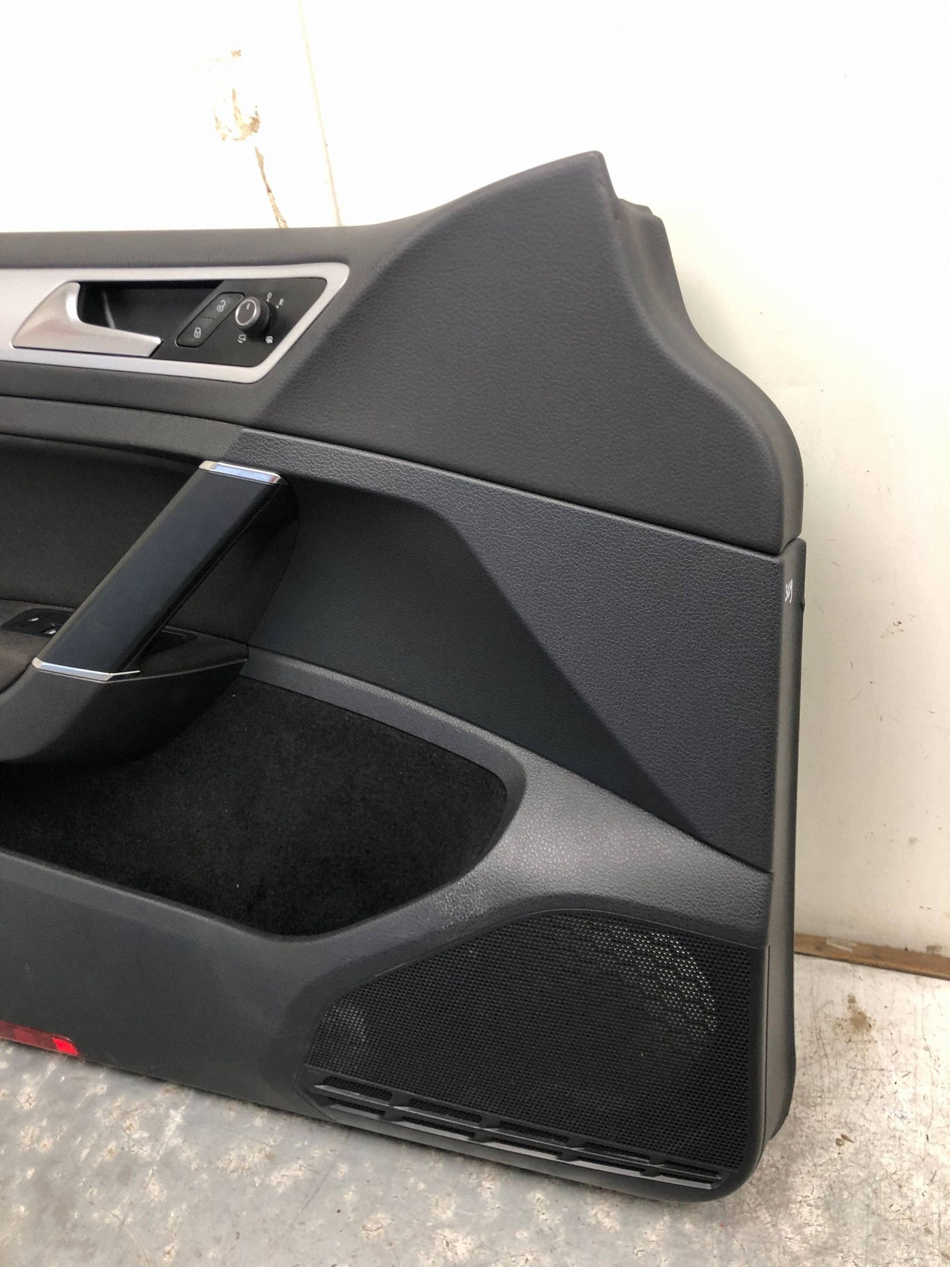side door left front VW GOLF VII KOMBI 5G4868079