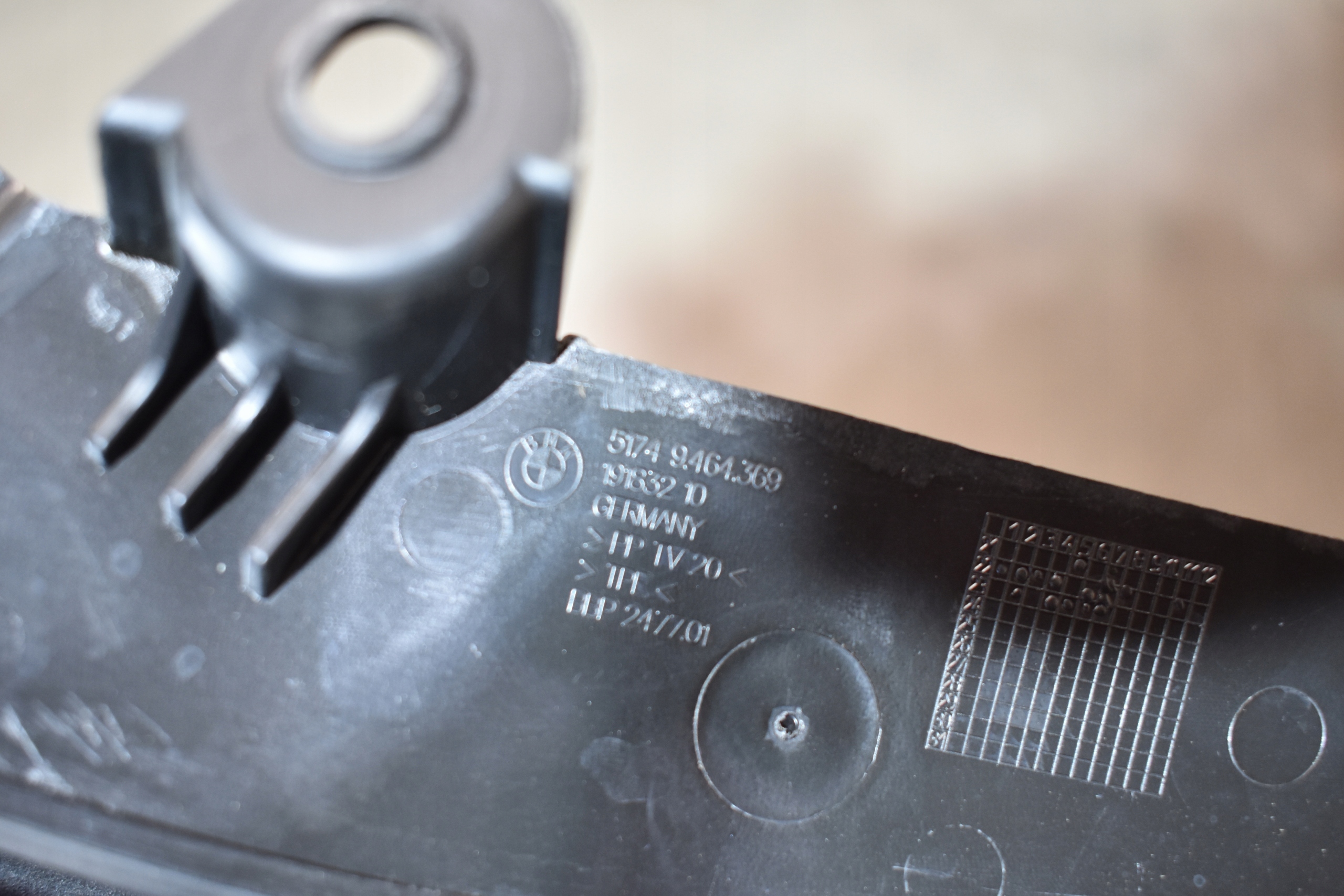 IDEALNA gasket bonnets left BMW G70 1