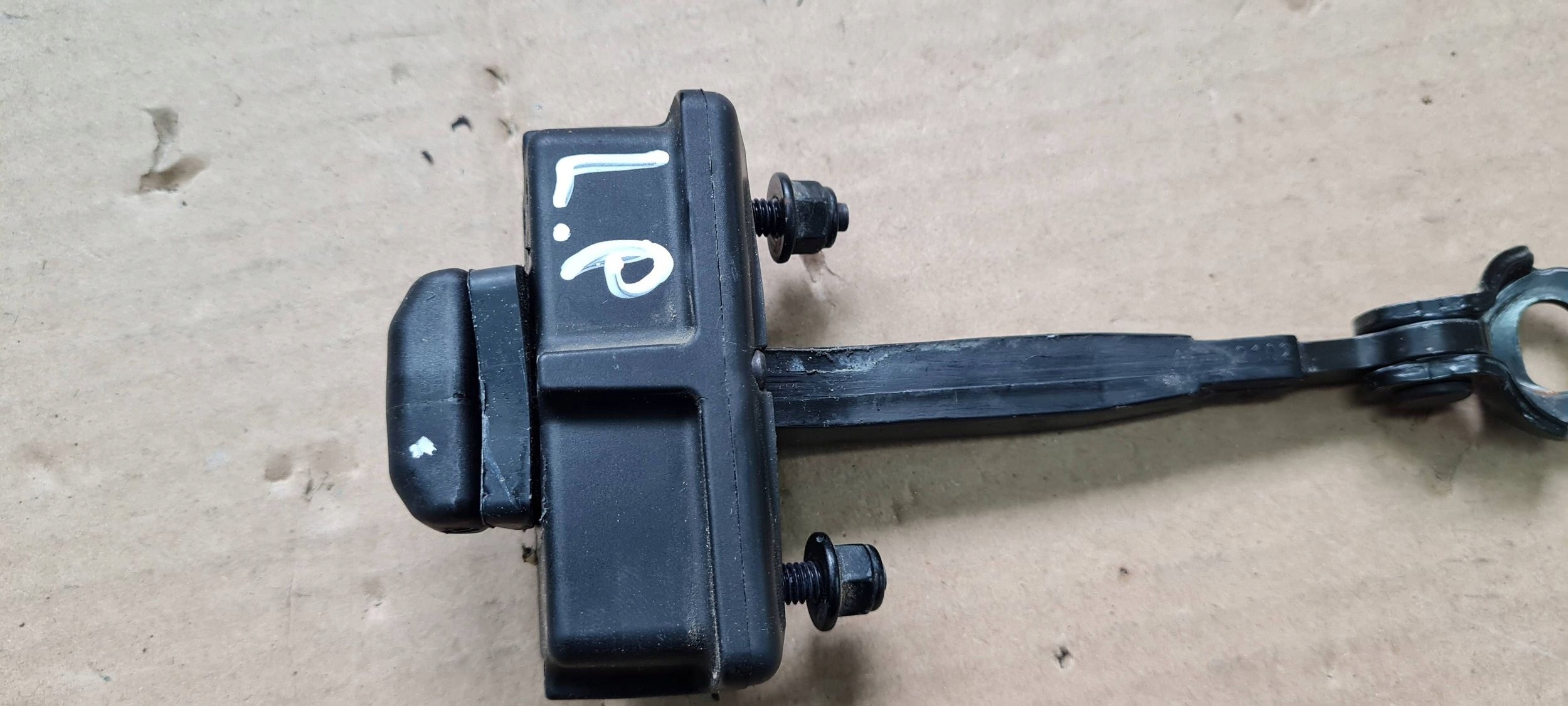 Maserati Quattroporte VI limiter door left front