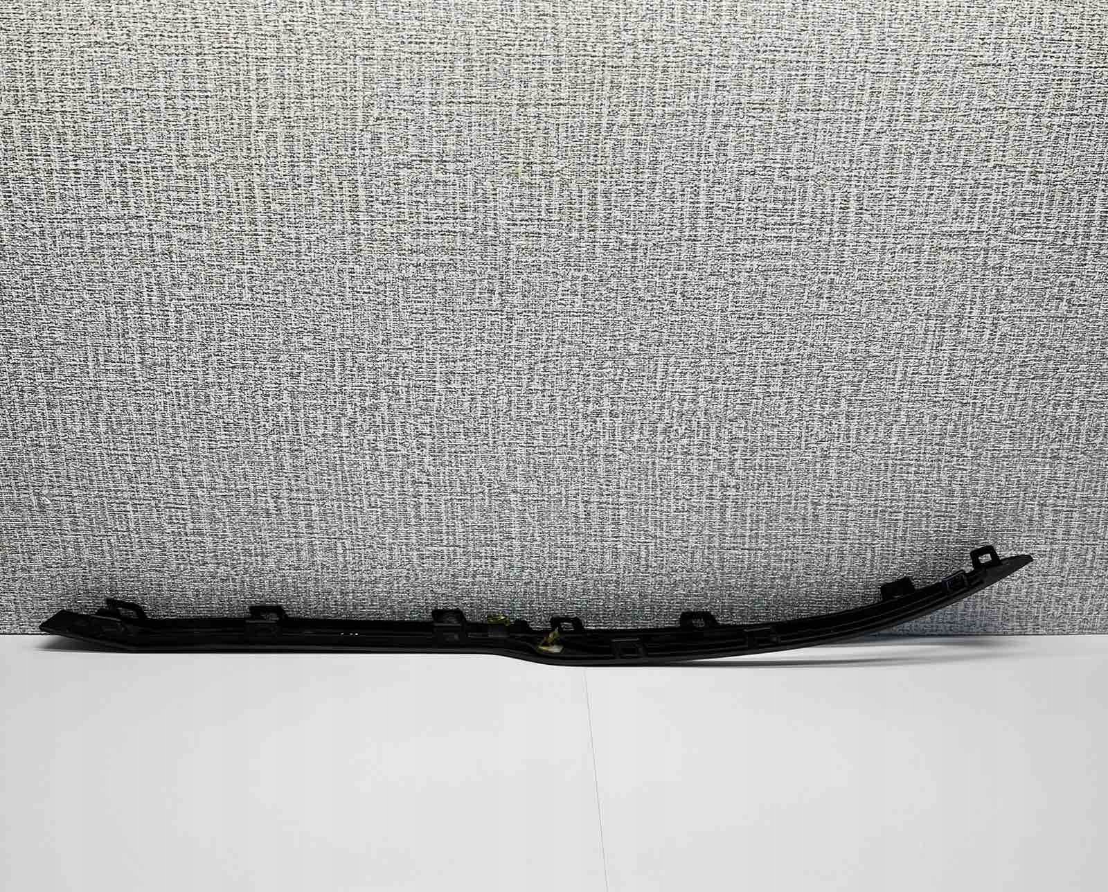 RANGE ROVER VELAR 2017- moulding bumper left rear part J8A2-17D753-BA
