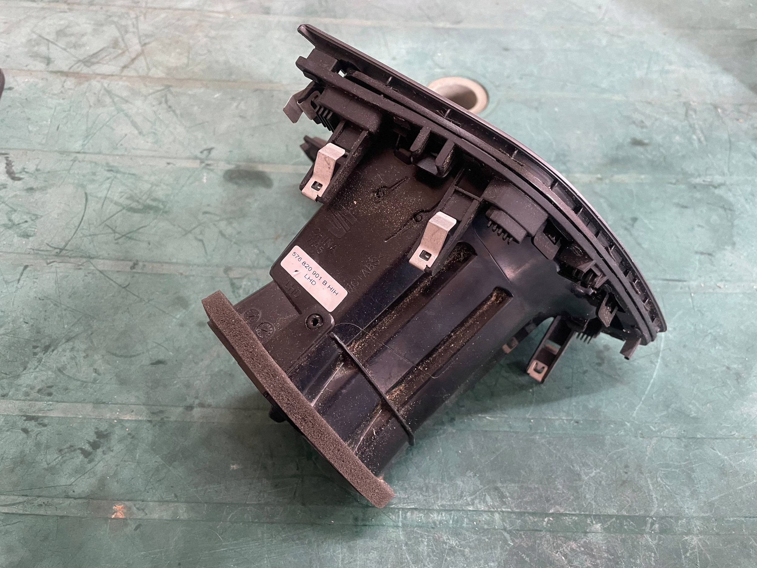grid air conditioning devices side of the dashboard SEAT ATECA 576820901 @A