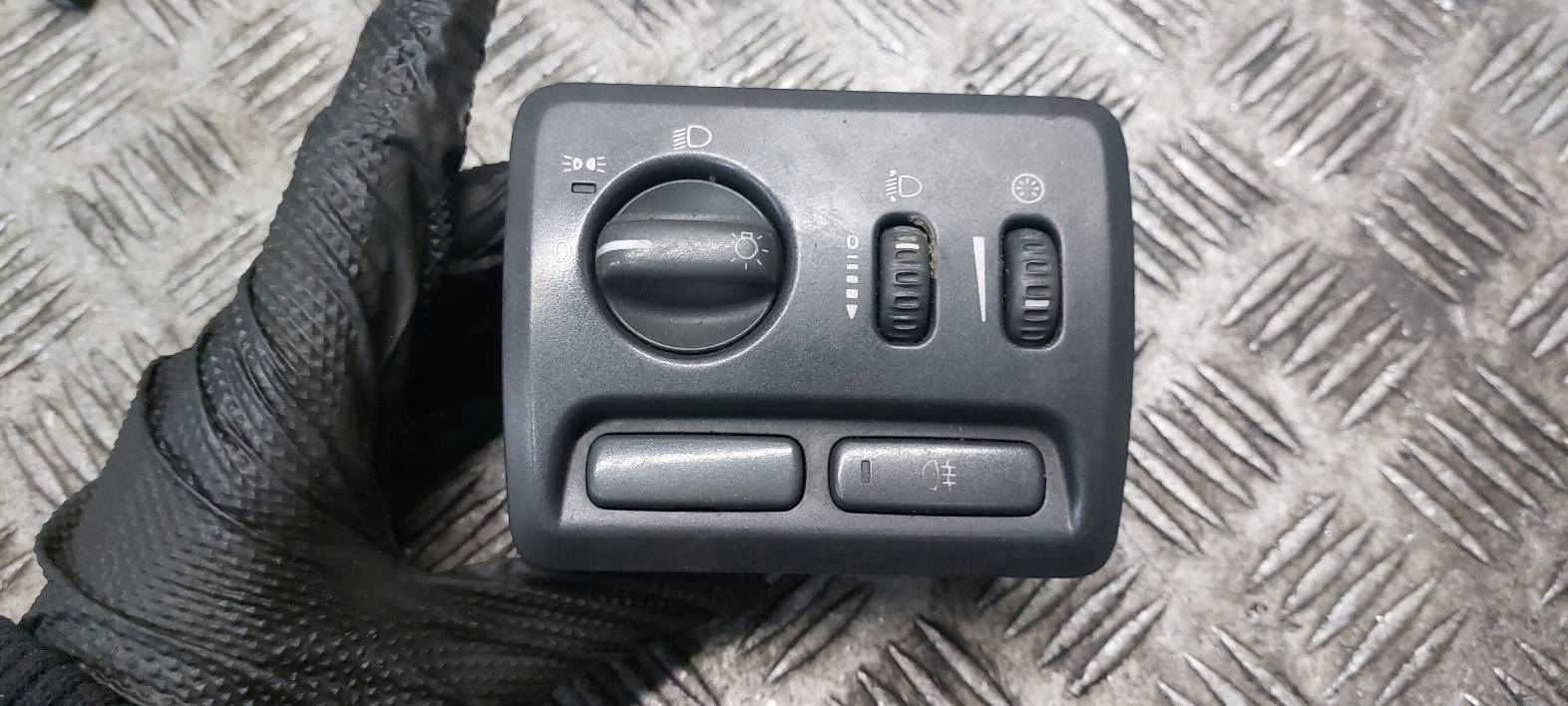 light switch VOLVO V70 II switch HALOGENOW