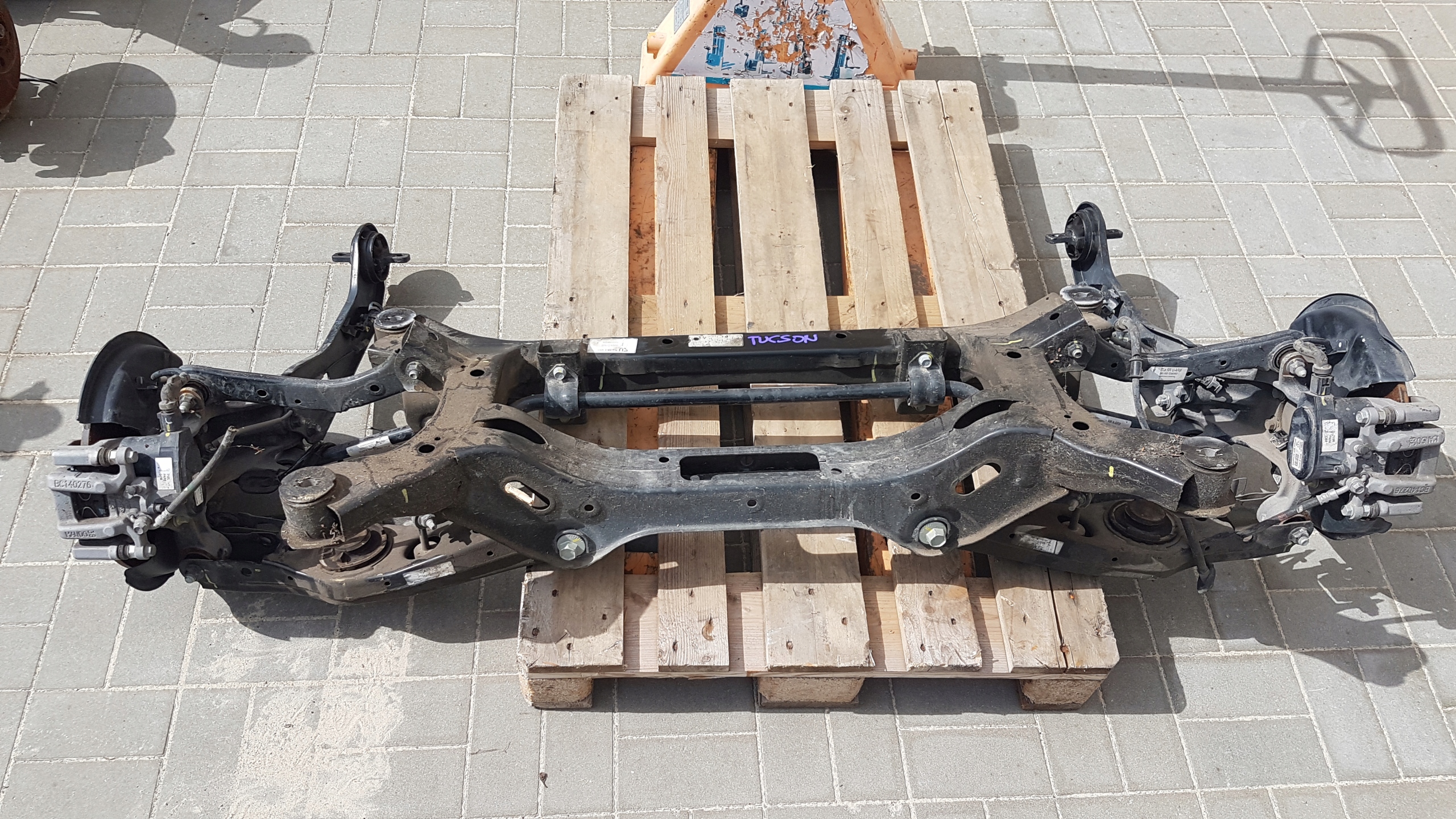 HYUNDAI TUCSON III 18-20 BELKA ZAWIESZENIE TYŁ