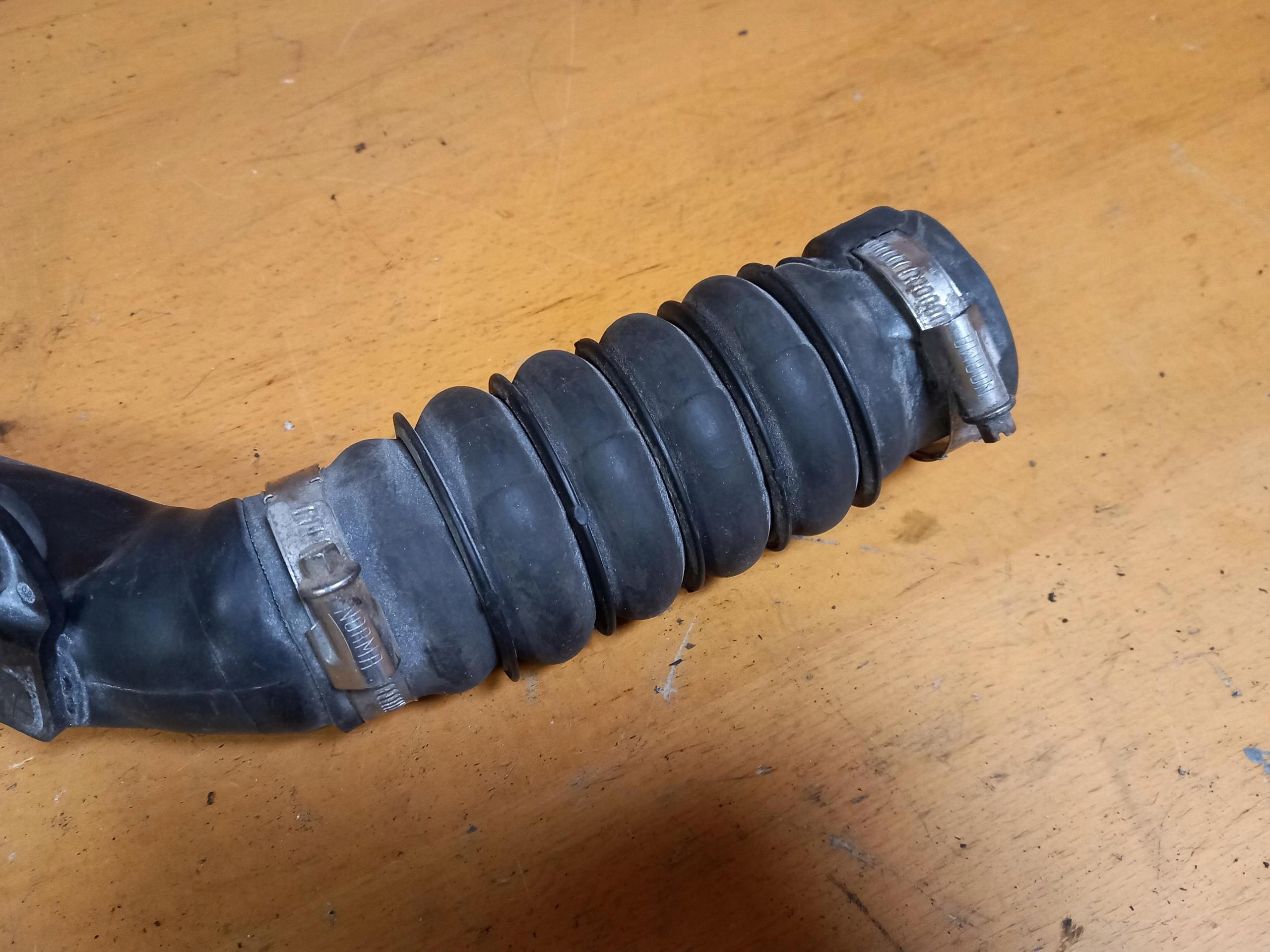 pipe wiring air RENAULT CLIO III 1.5 DCI 8200296596