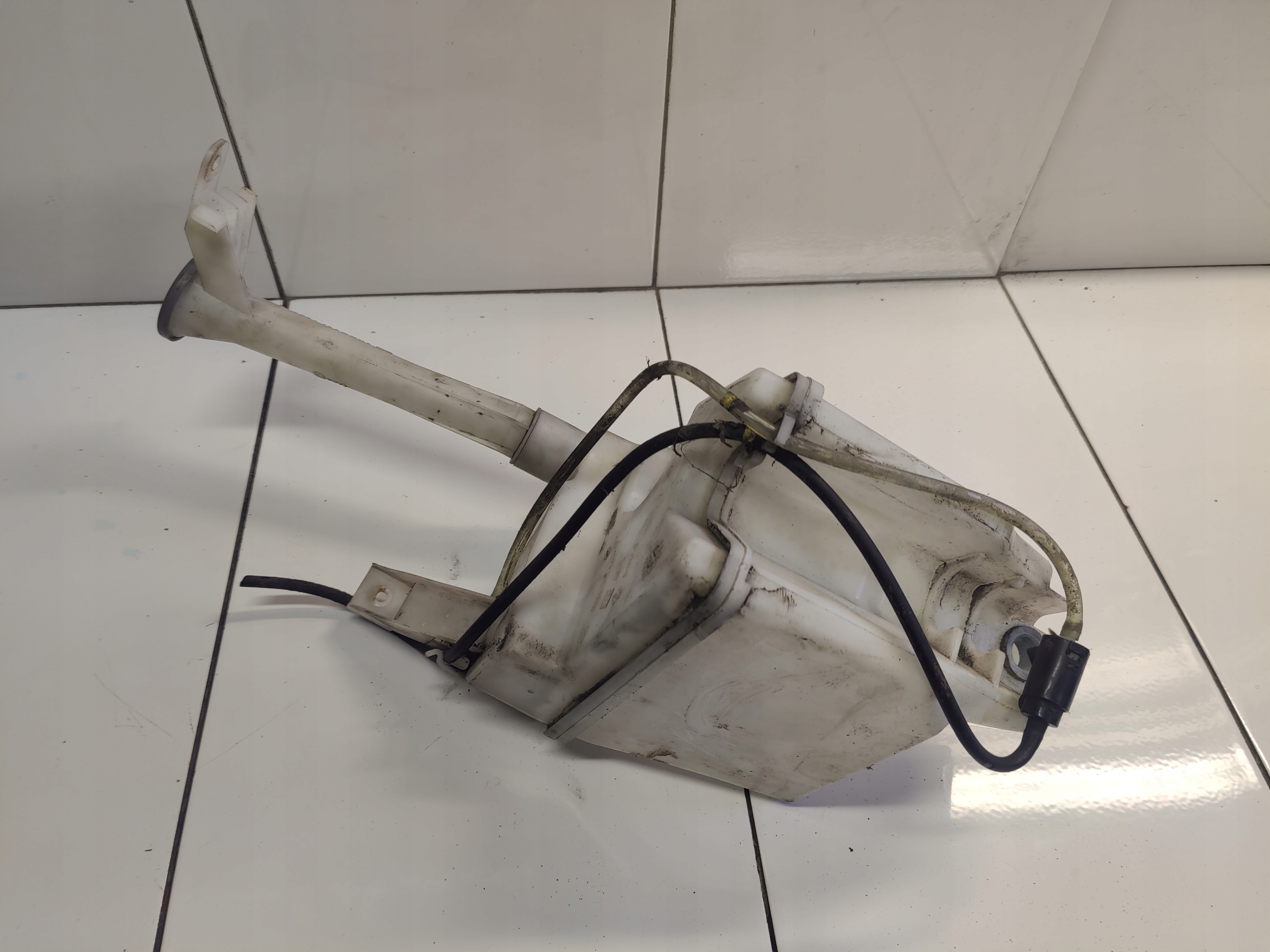 NISSAN JUKE 1.2 washer fluid tank