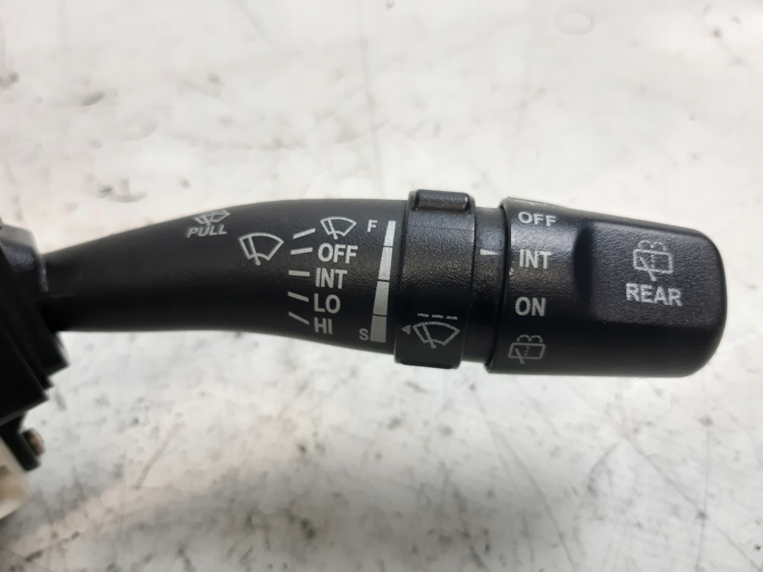 KIA CERATO and steering wheel levers and controls D050 ring airbag EU