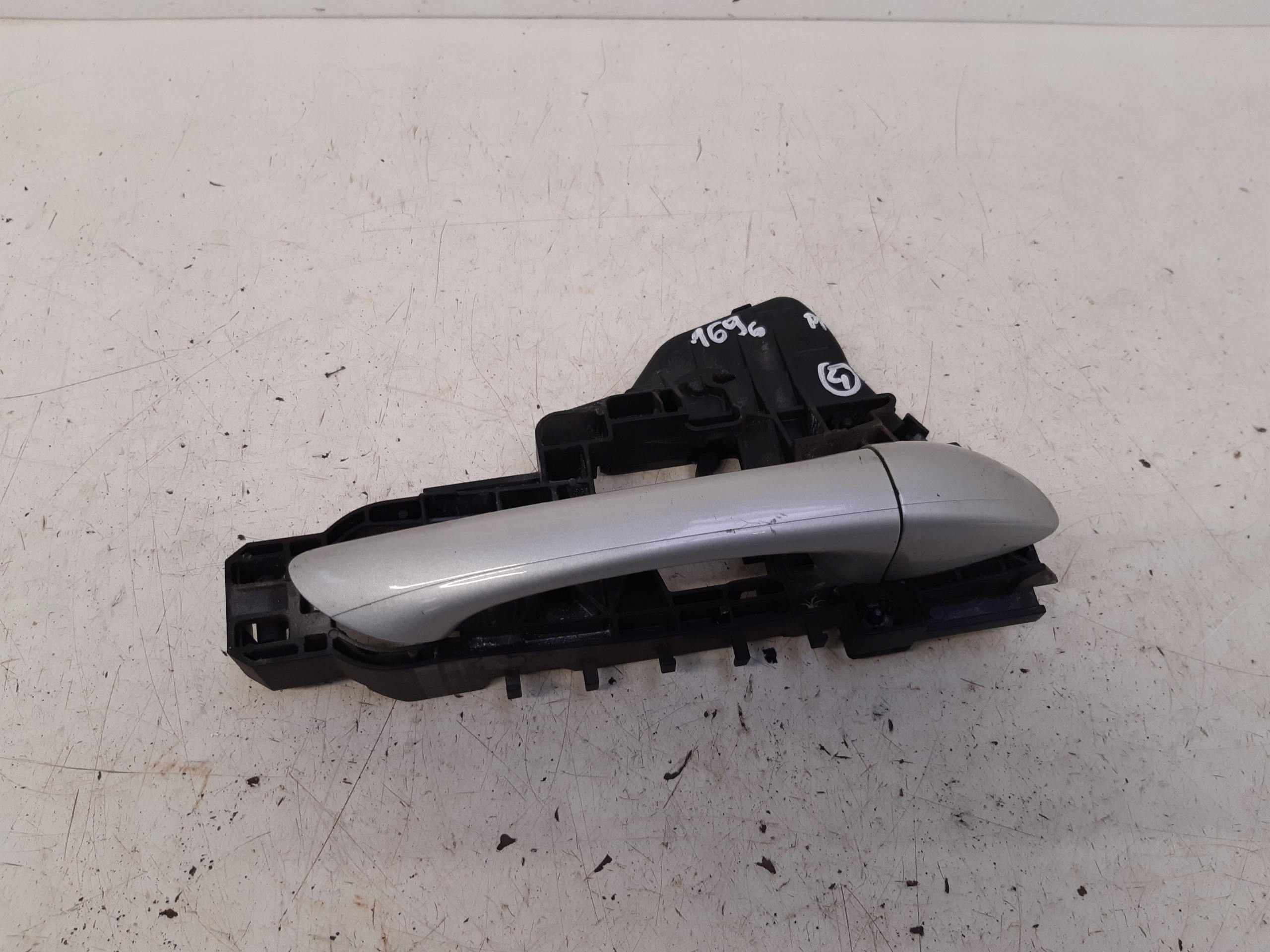 handle right rear part 761 1697600434 Mercedes W169
