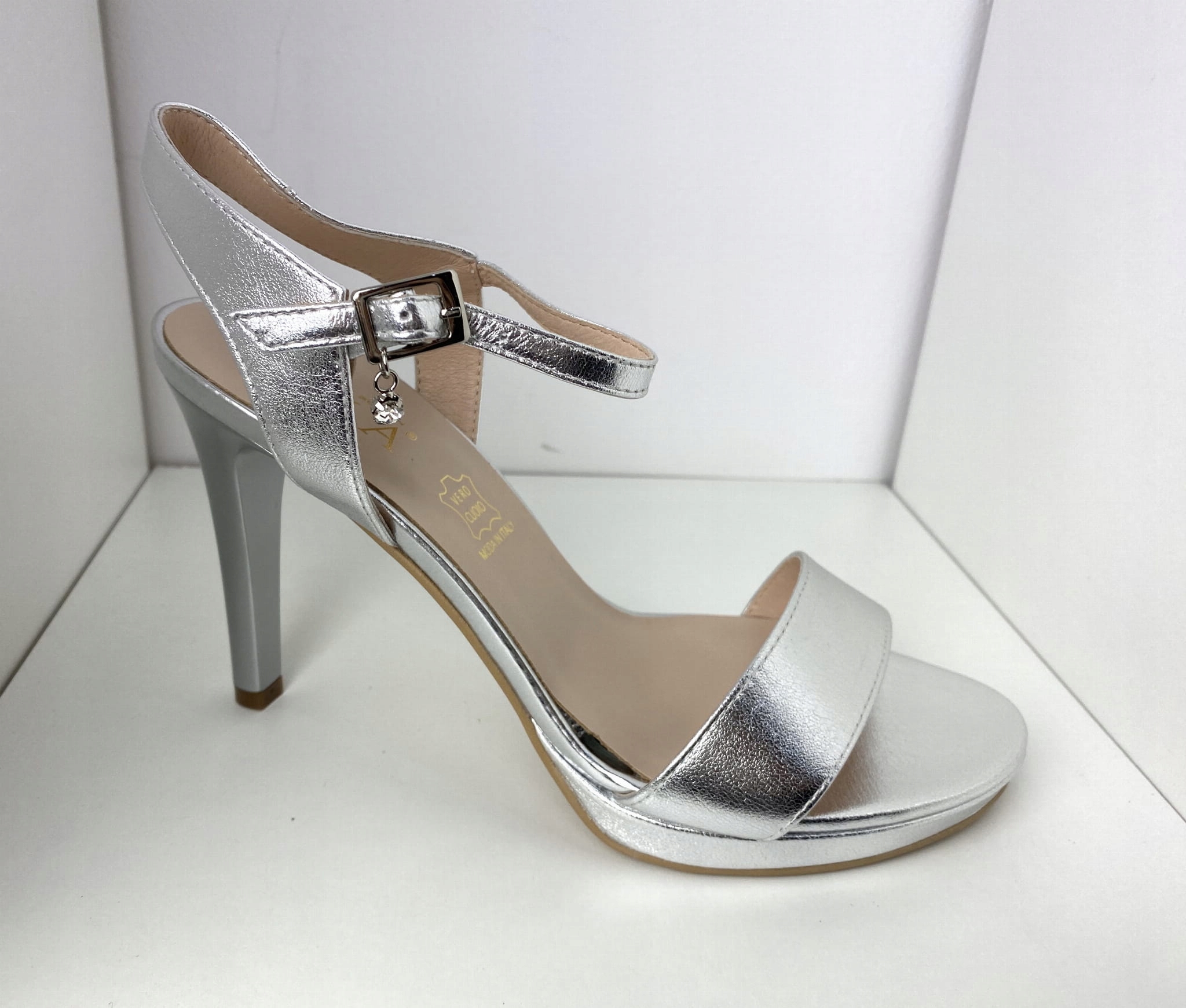 Dámské sandály Sala kožené 9163/1103 Stříbro 40, Stříbro