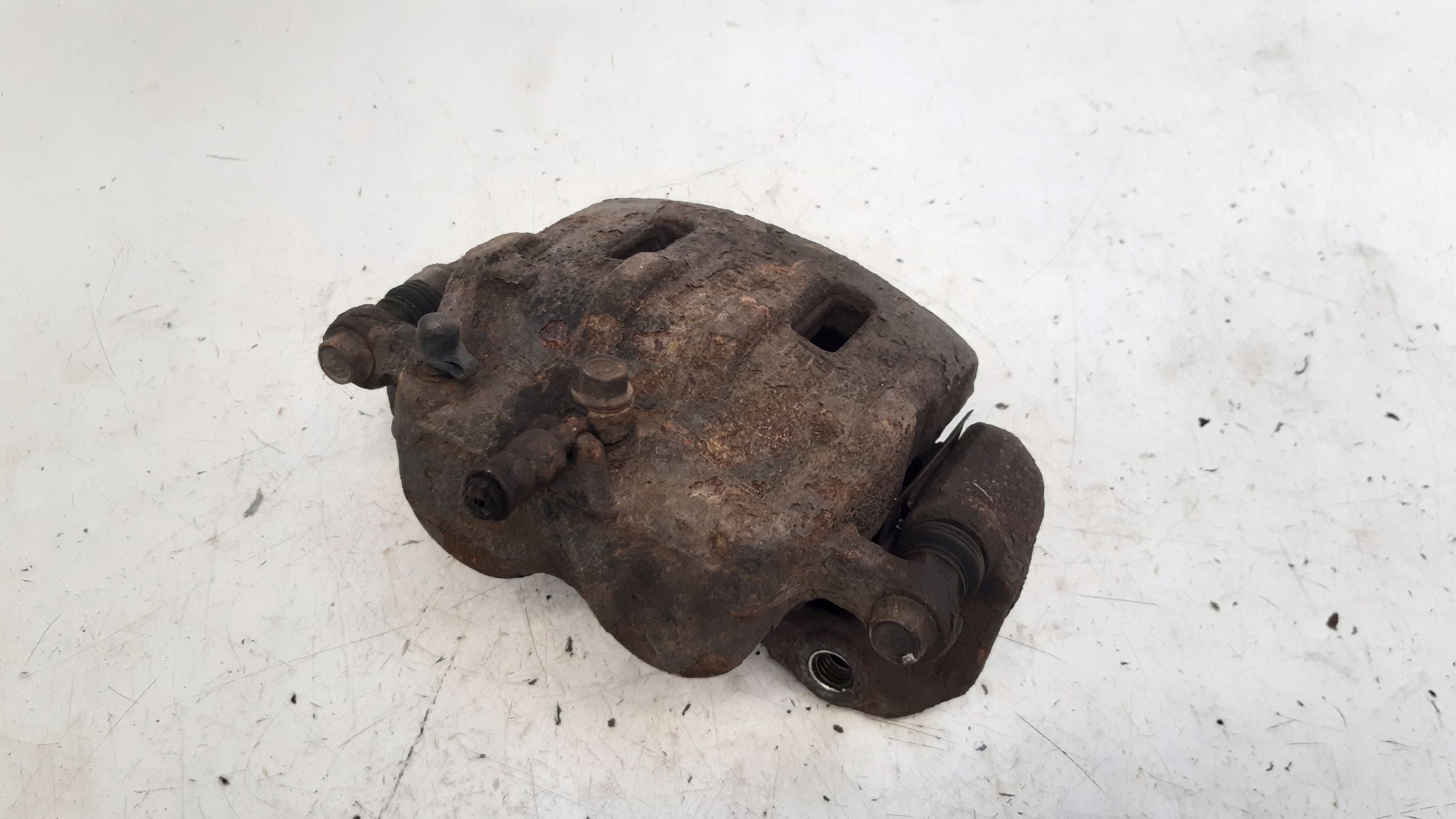 caliper left front Chevrolet Captiva