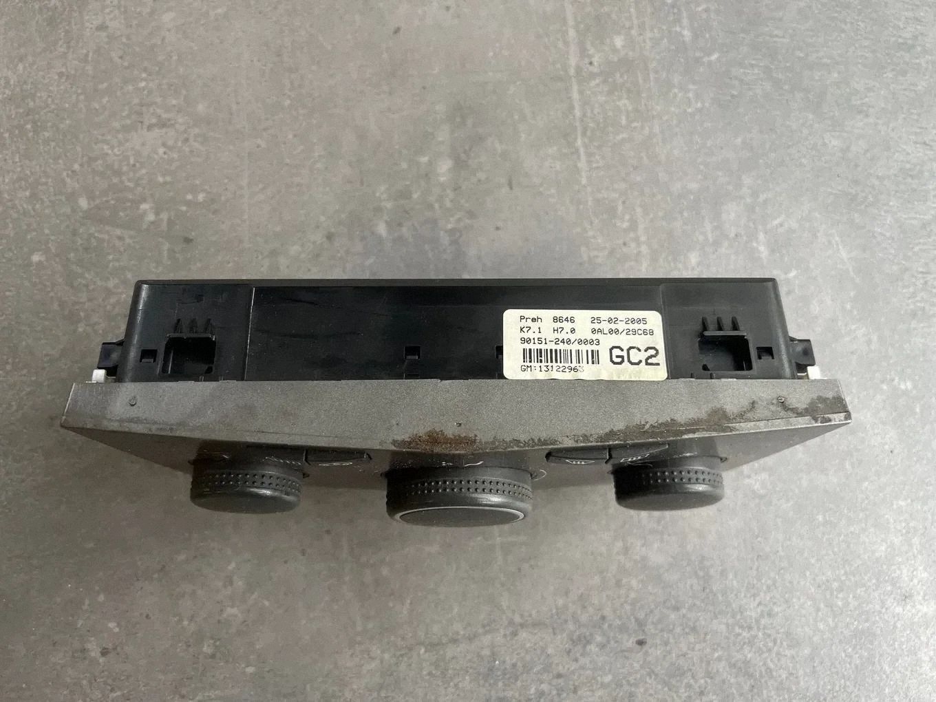 PANEL air conditioning devices OPEL ASTRA H 2005r 13122963