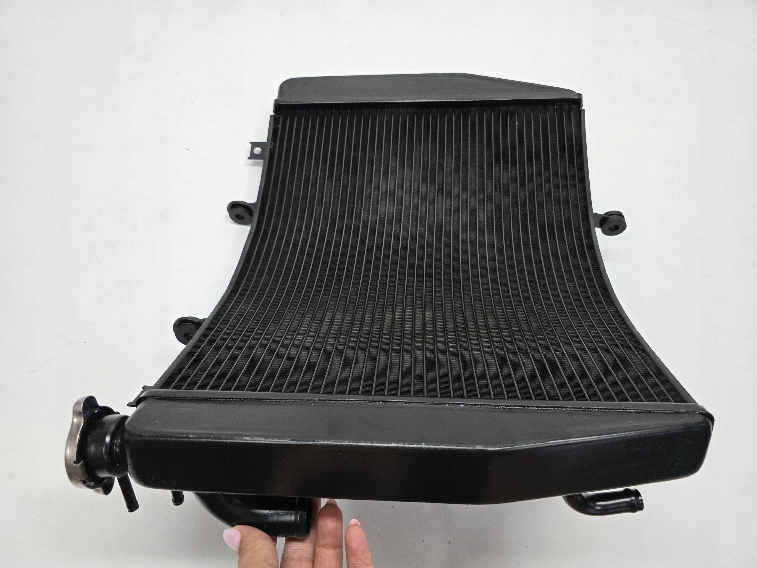 Nowa Chłodnica wody Kawasaki GTR1400 Gtr 1400 08-17r 39061-0107