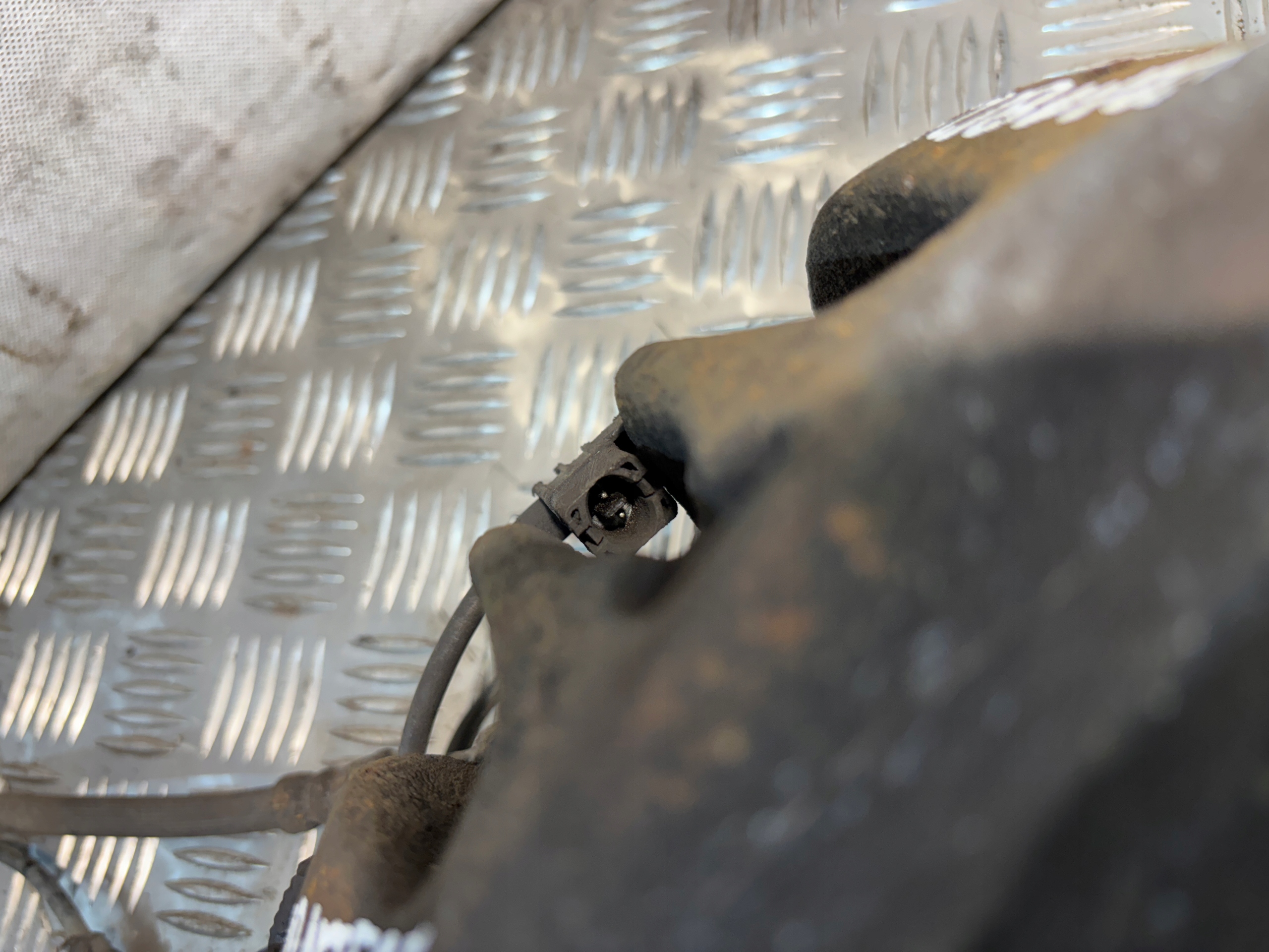 caliper brake left front Volkswagen Crafter and 2,5TDI