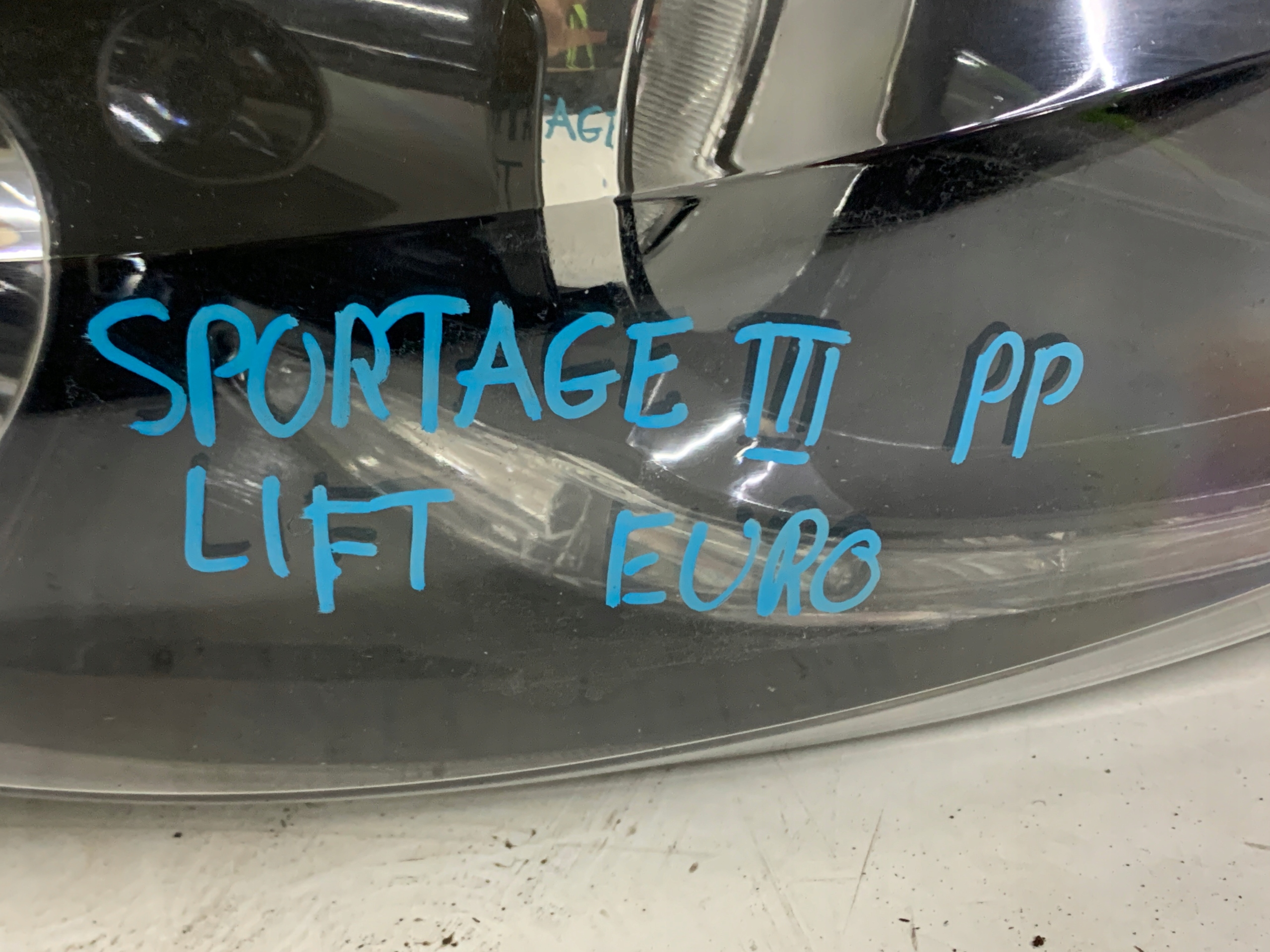 light right front right front KIA SPORTAGE III LIFT EUROPA