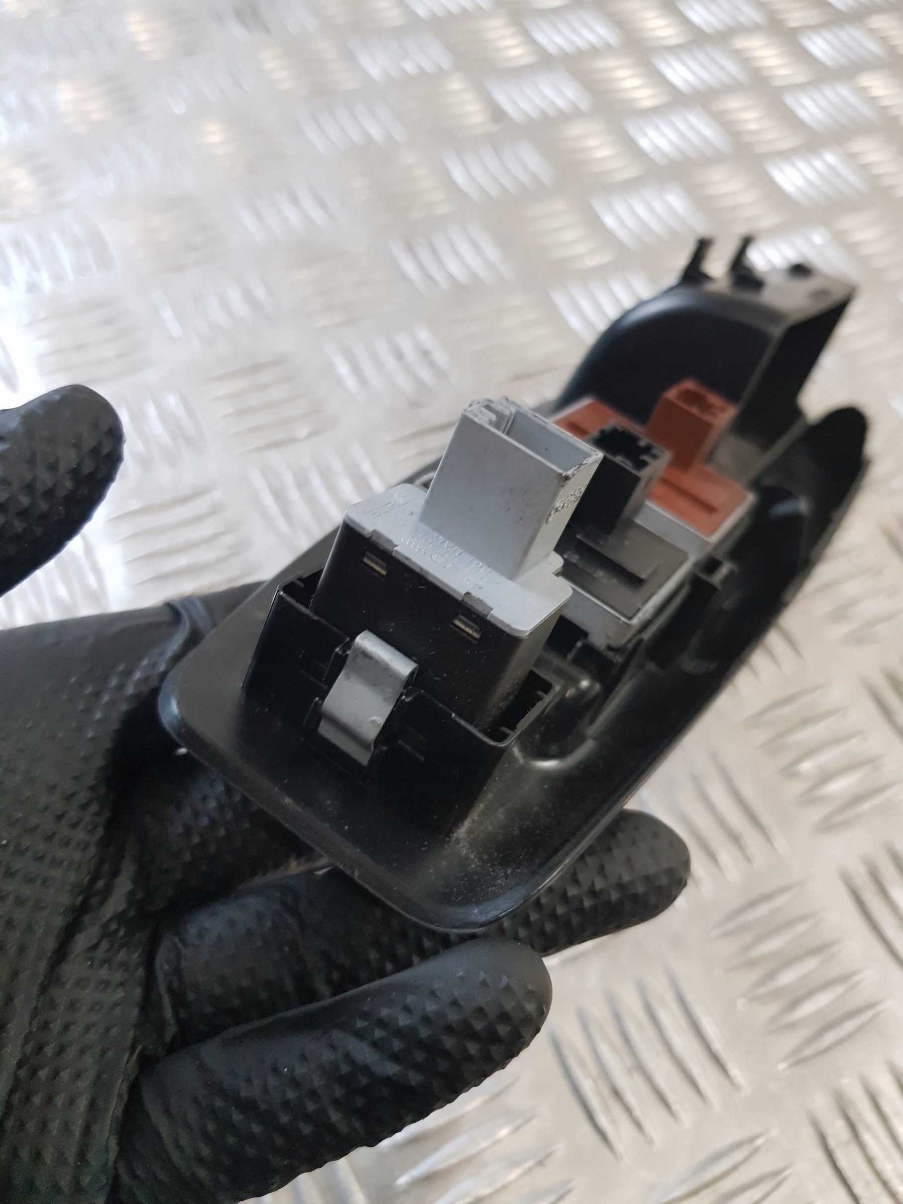 control panel of the window 6Q1867171F VW POLO IV 01R