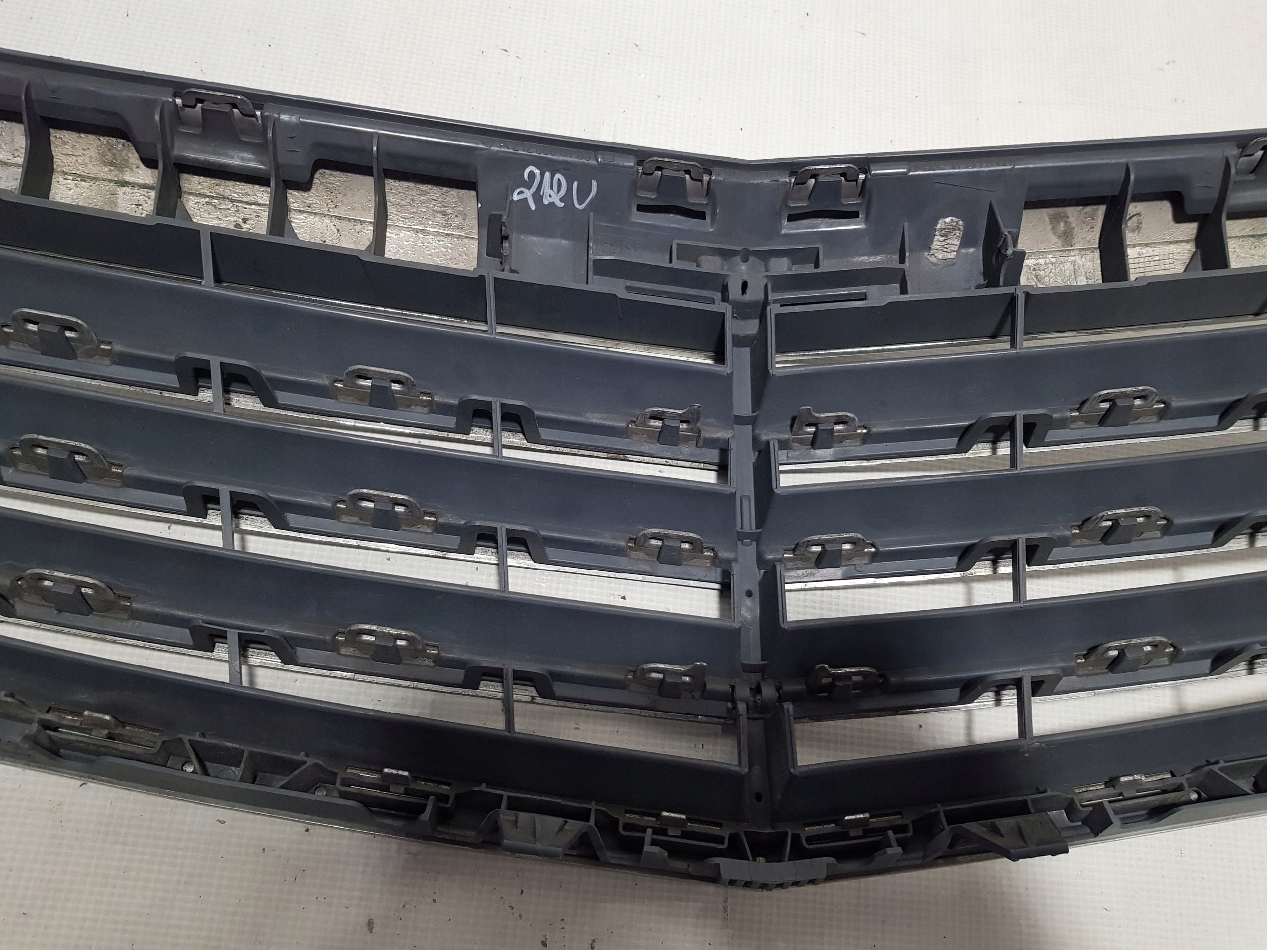 grille radiator grill front Mercedes E W212 A2128800183