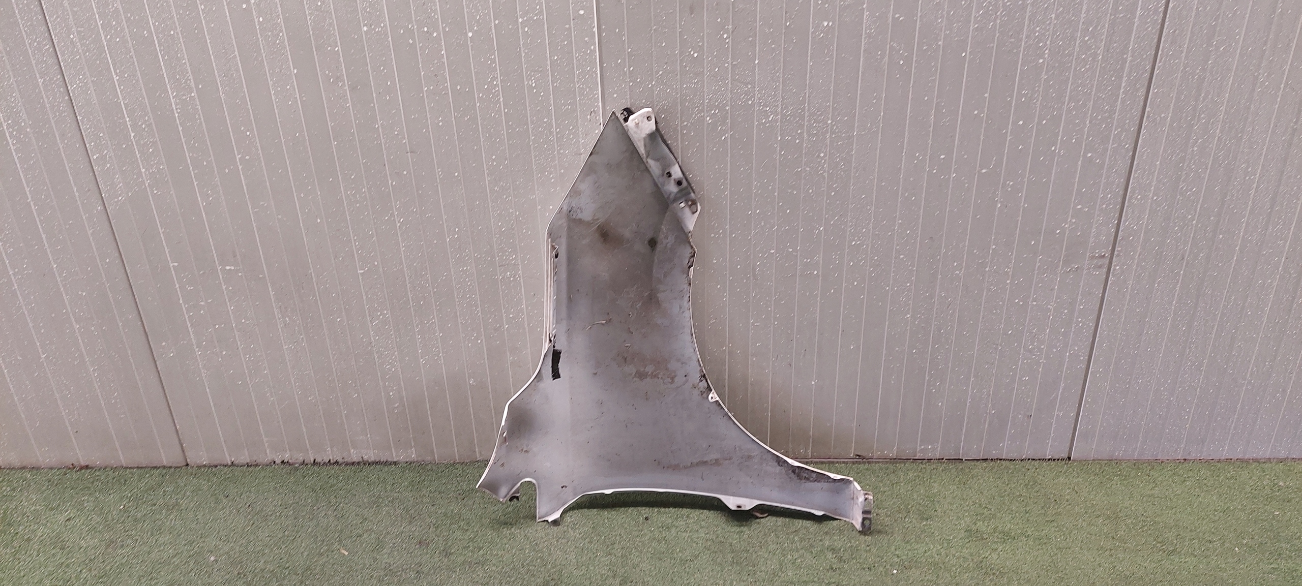 fender +support left front HYUNDAI IX35 09-15 LAK: TCW CREAMY WHITE