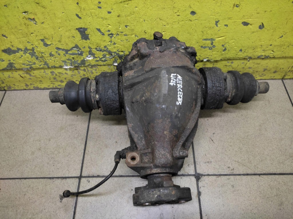 MERCEDES W124 differenziale posteriore differenziale R1243513008