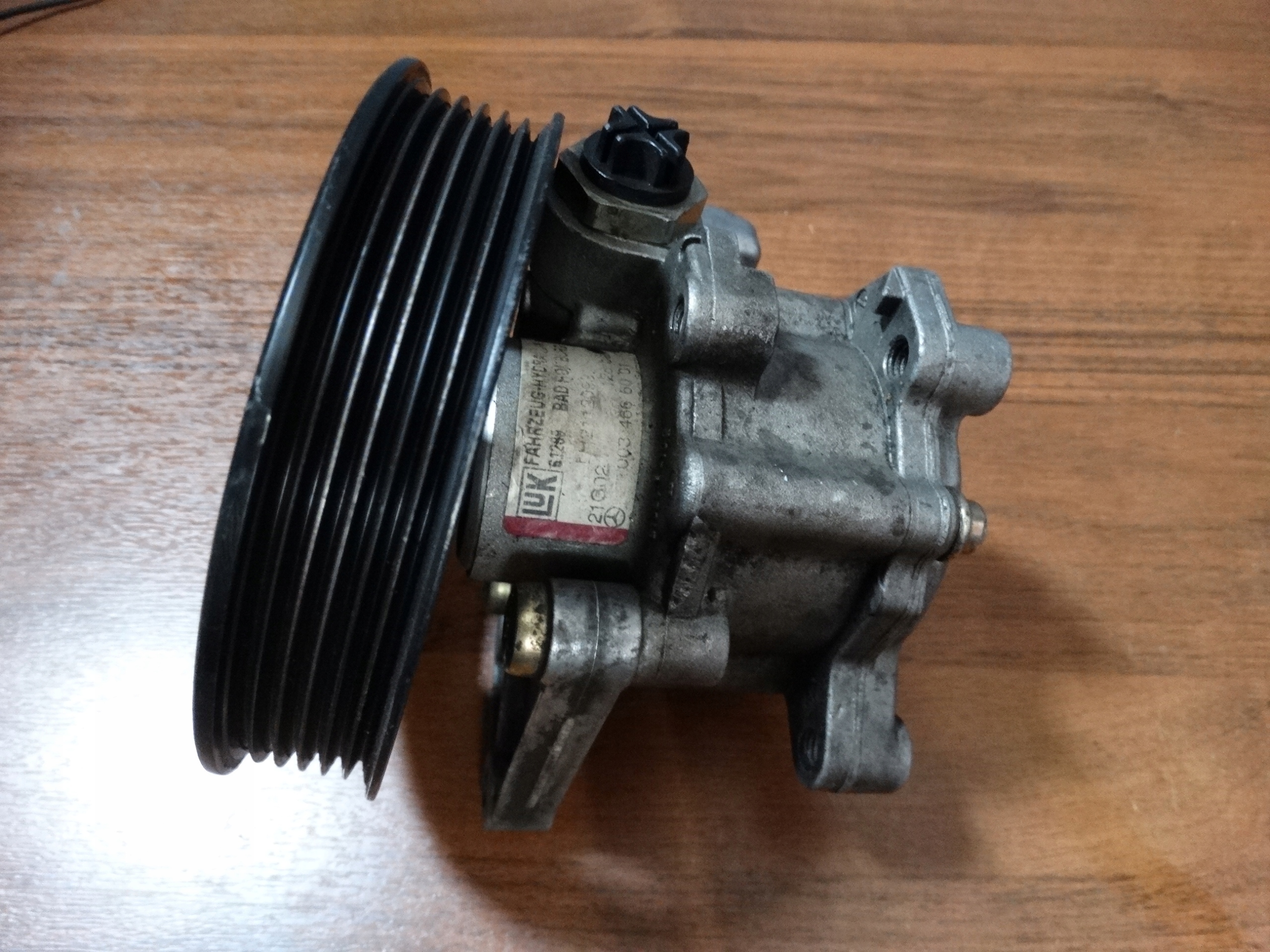 POMPA SERVOSTERZO MERCEDES W219 W171 1