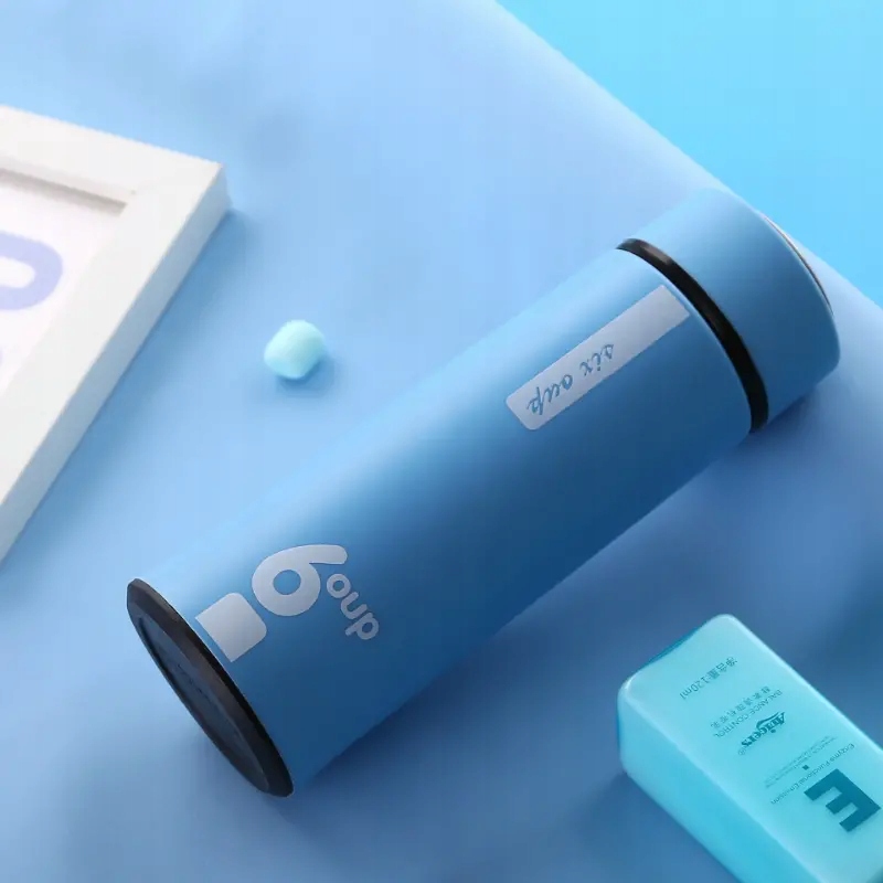 SZKLANA BUTELKA NA WODĘ W KOLOROWEJ OSŁONIE MOTYWACYJNA BIDON 450ml Wysokość 20 cm