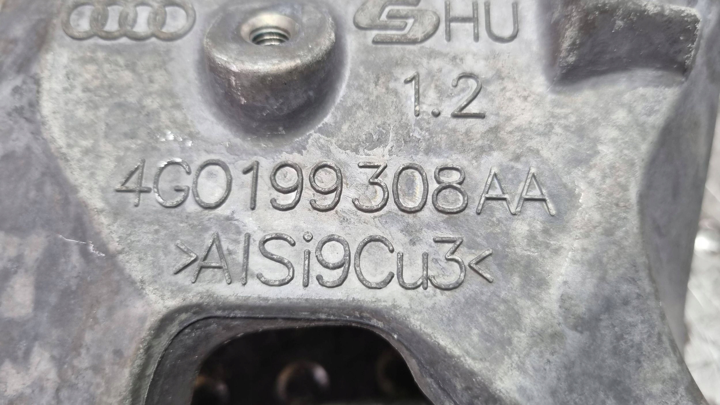 engine supporting mount right 4G0199308AA AUDI A4 B9 A6 C7 Q5 8R 2.0 TDI