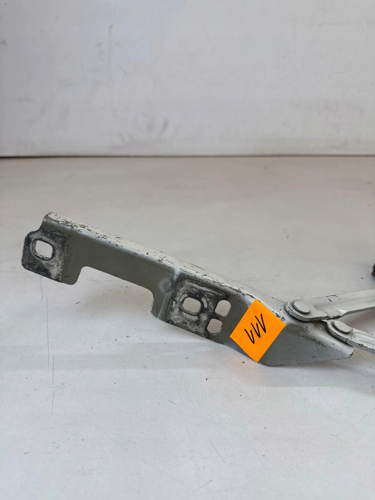hinge bonnets front front right Opel Astra IV J