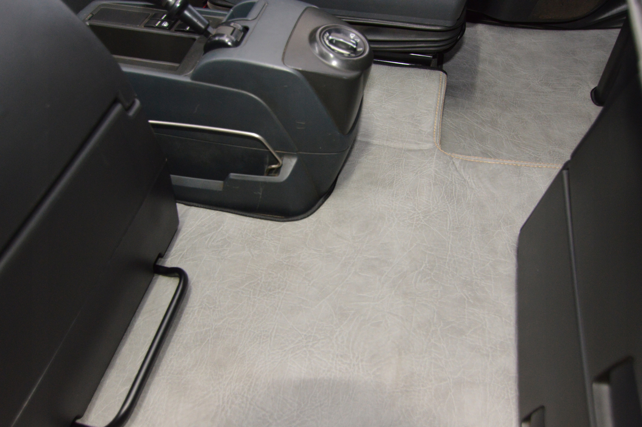 Dywaniki PRESTIGE LINE Man TGX od 2017 1 szuflada Numer katalogowy producenta ZPHU SABA S.C.