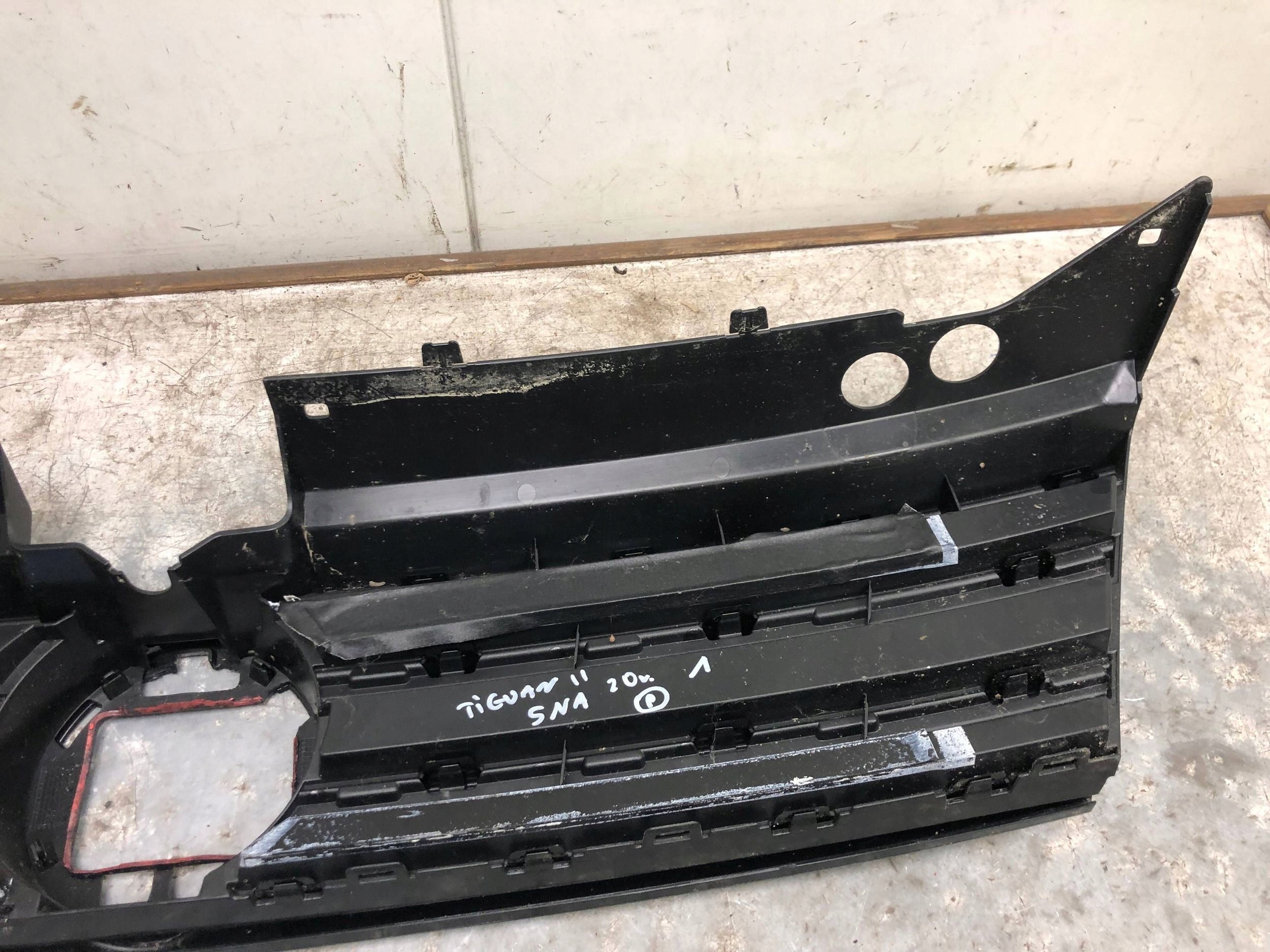 Grill Grill VW TIGUAN II 5NA