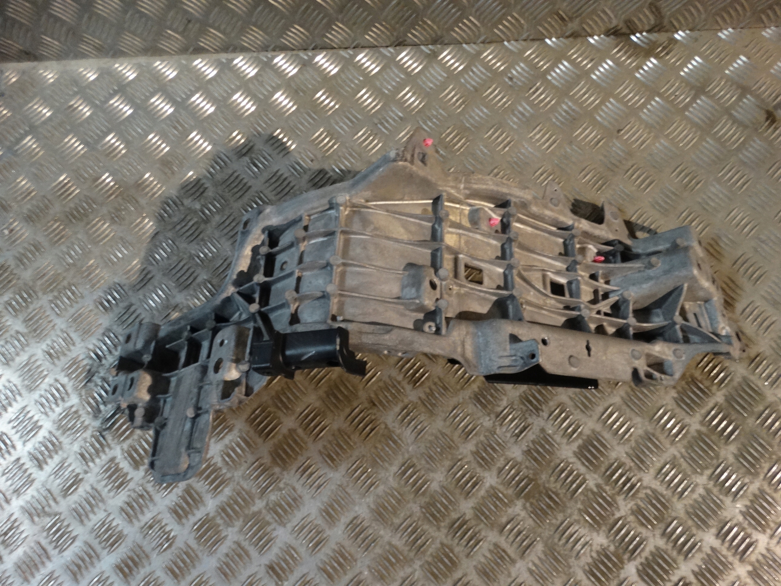 IDEALNE holder rear. left MERCEDES SL W232 1