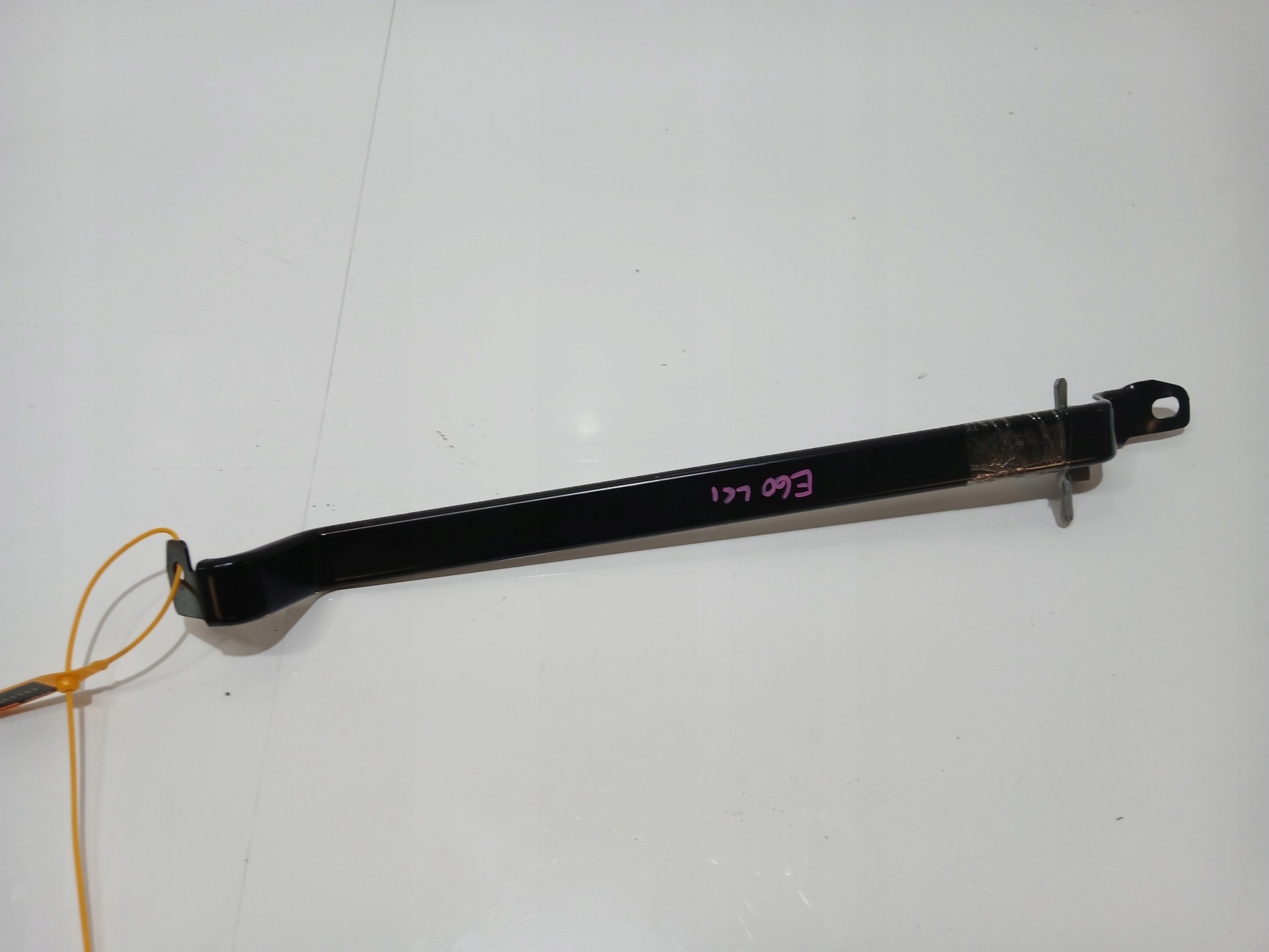 BMW E60 Halter AKUMULATORA
