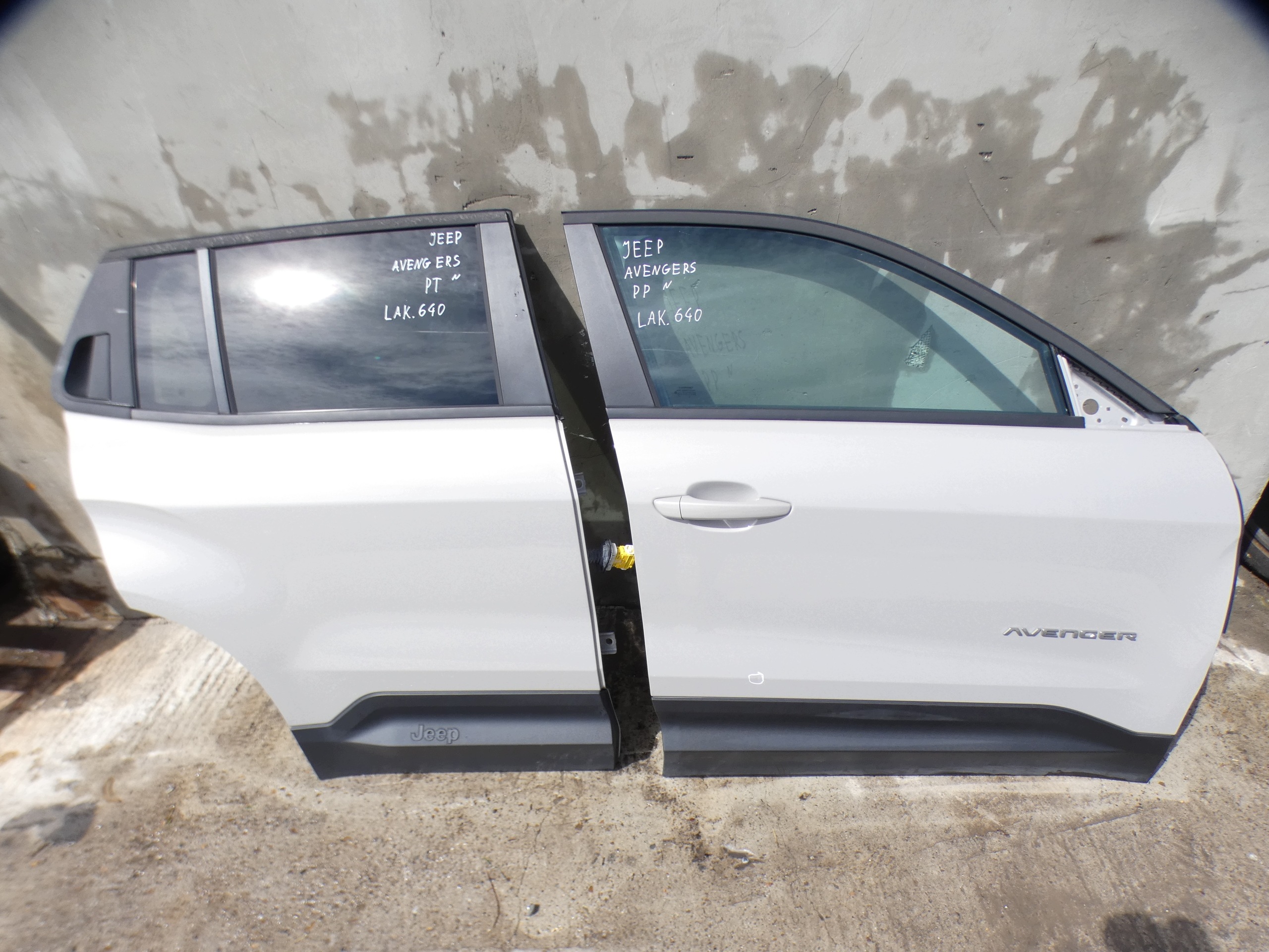 JEEP AVENGER door front right front complete 640 BDB