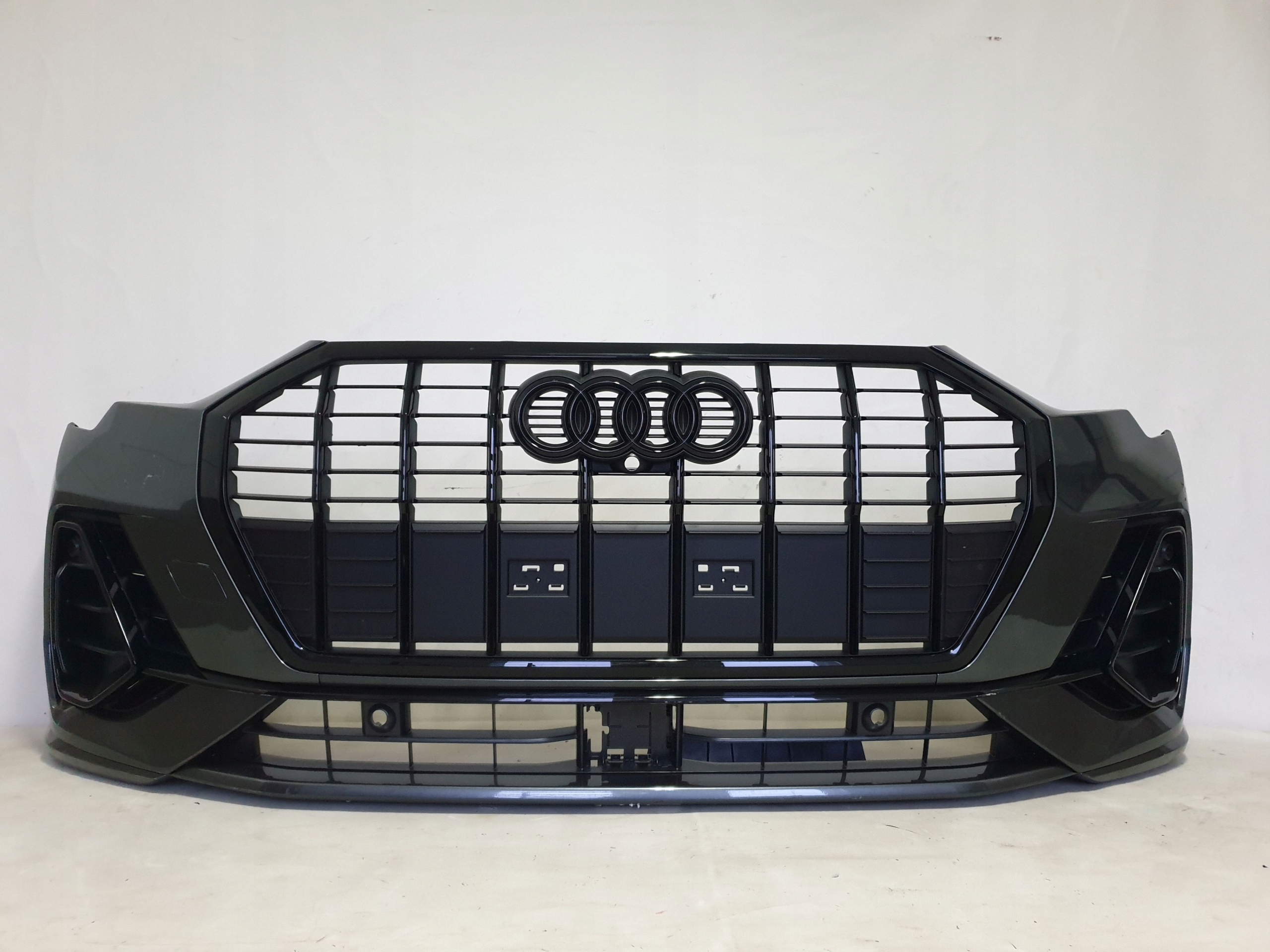 AUDI Q3 II 83A S-LINE 19-25 bumper front 4 x PDC 83A807438D 83A807437D