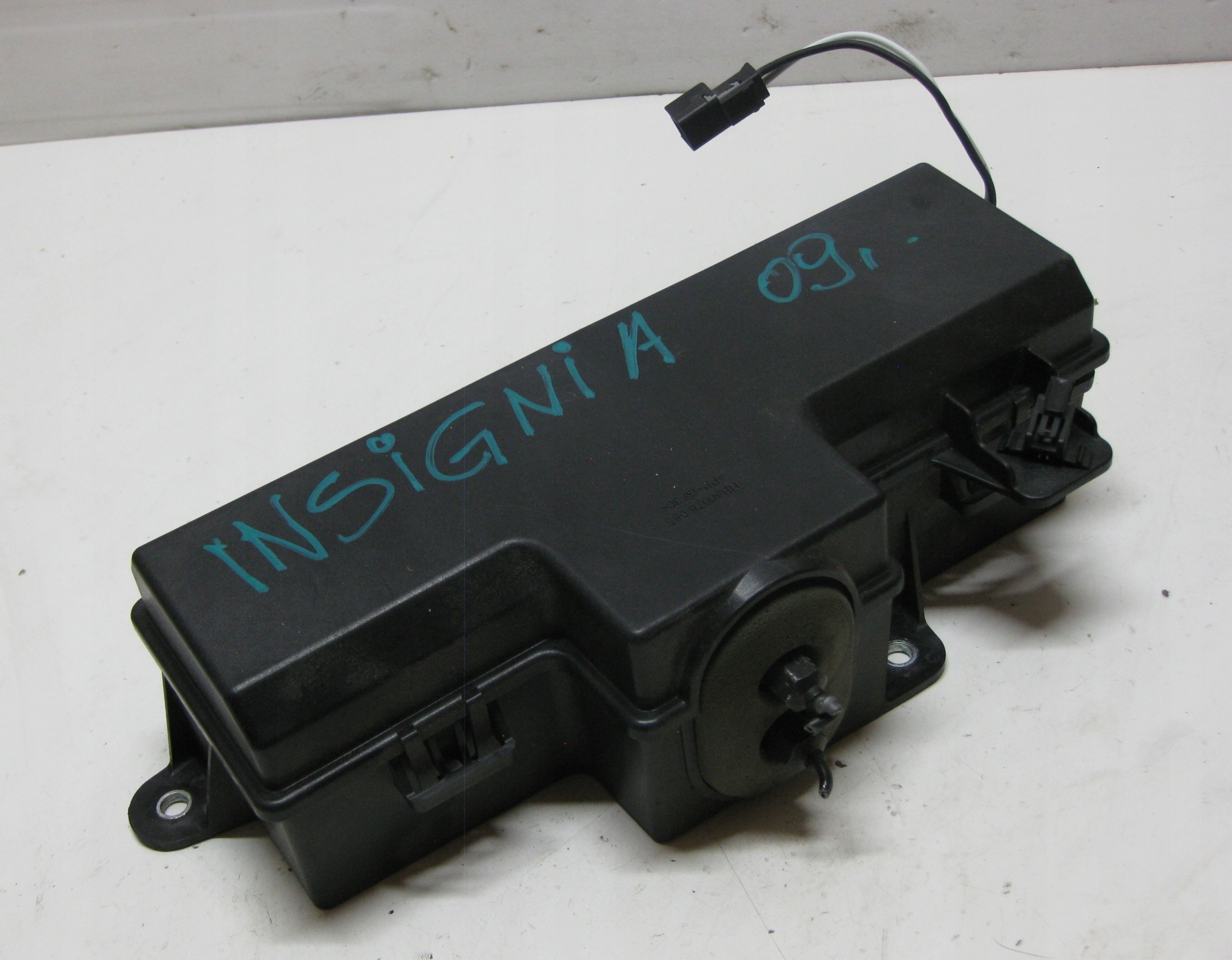 OPEL INSIGNIA A pump hydraulic pump bonnet rear part boot HB80076-065