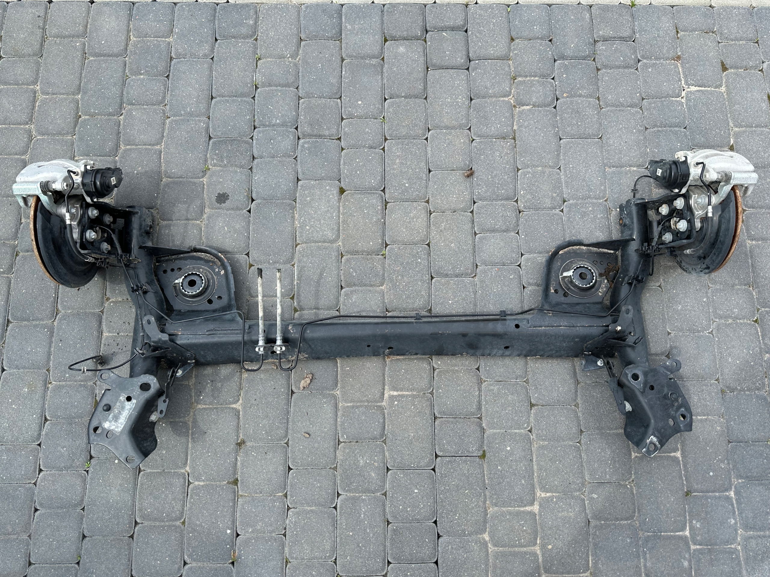 ZOE II LIFT 2021r BELKA OŚ TYŁ TARCZE ZACISKI Typ samochodu Samochody osobowe