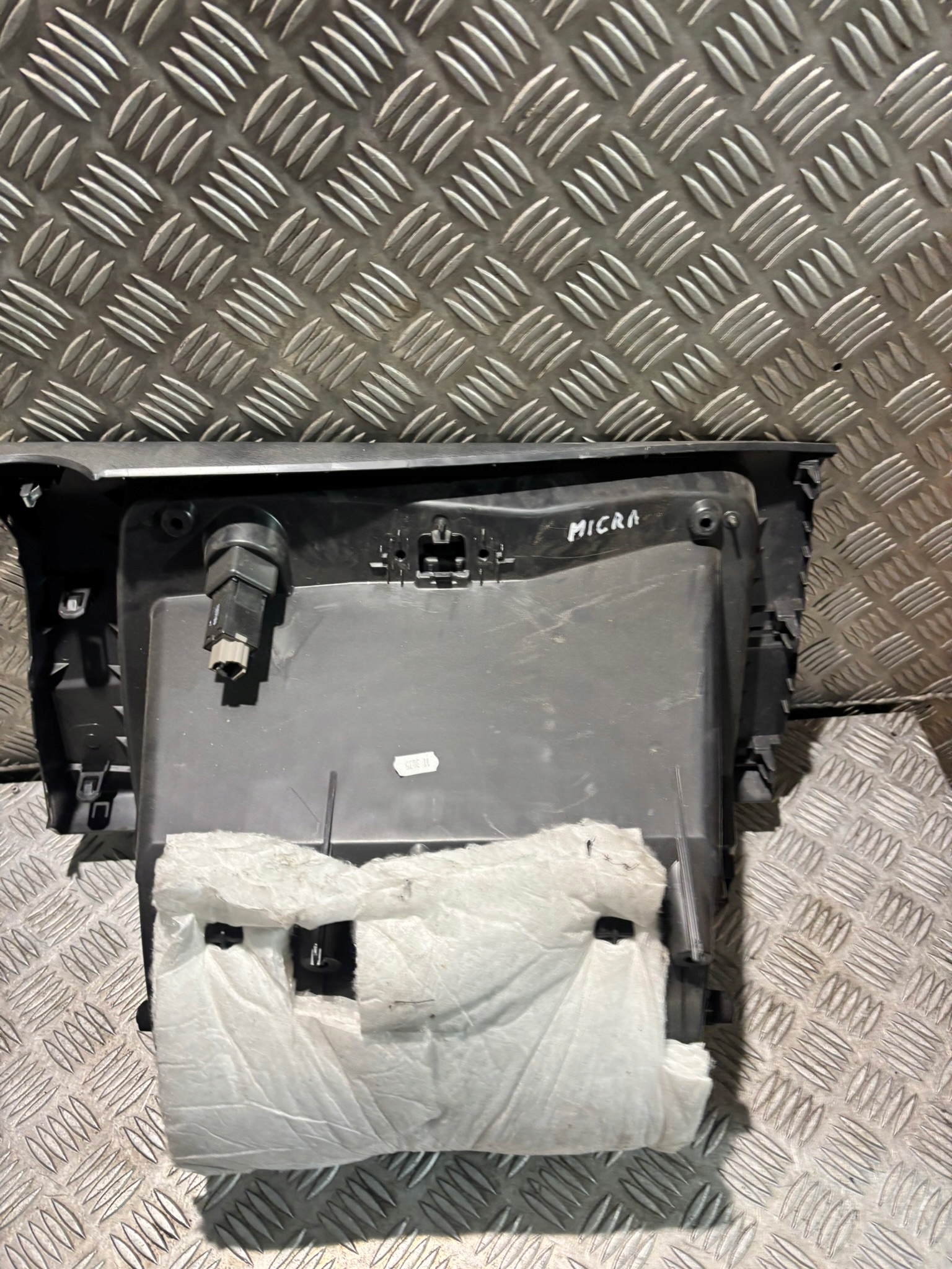 MICRA K14 бардачок европа