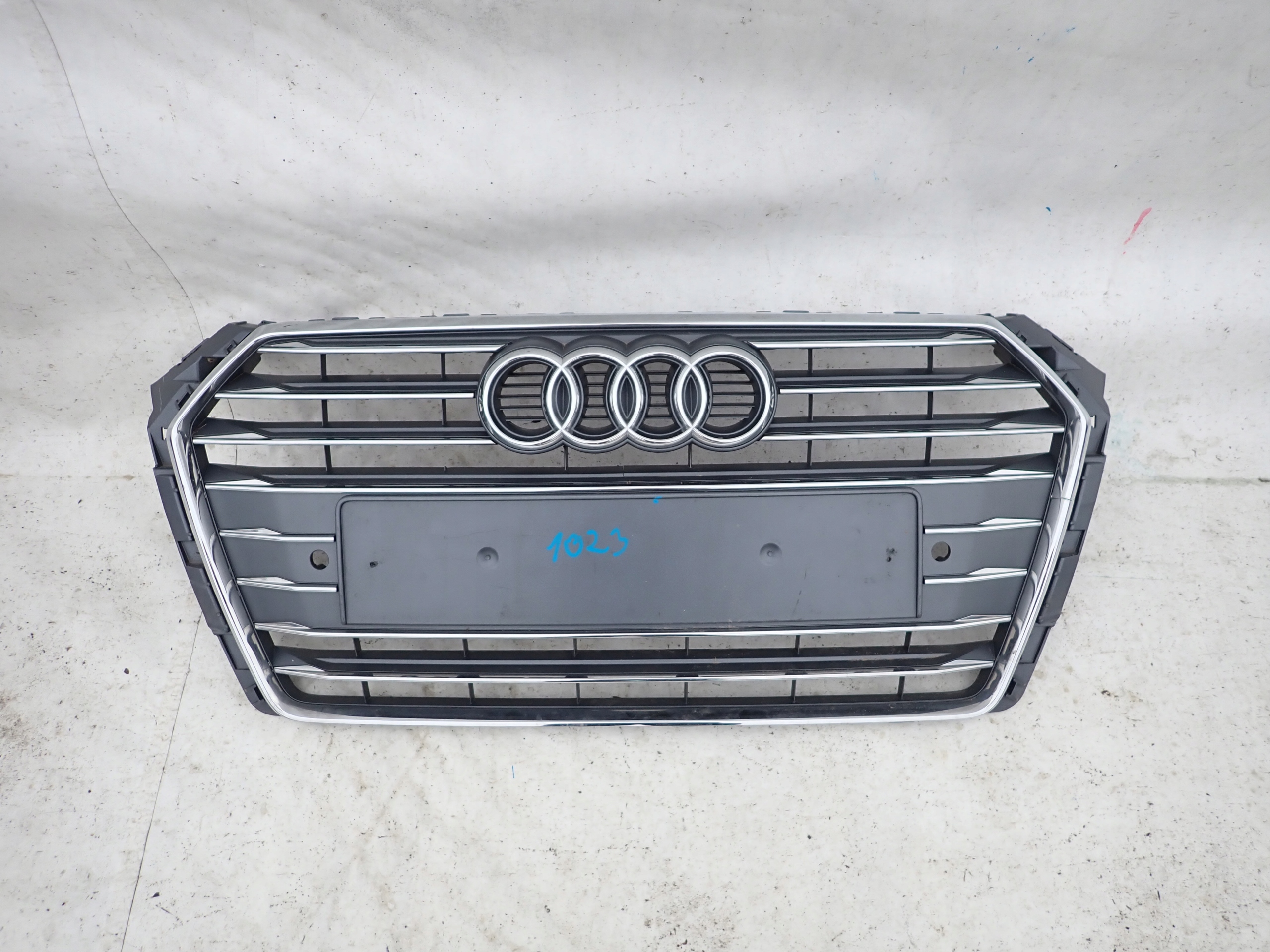 AUDI A4 B9 8W S-LINE 15-19 Grill Grill