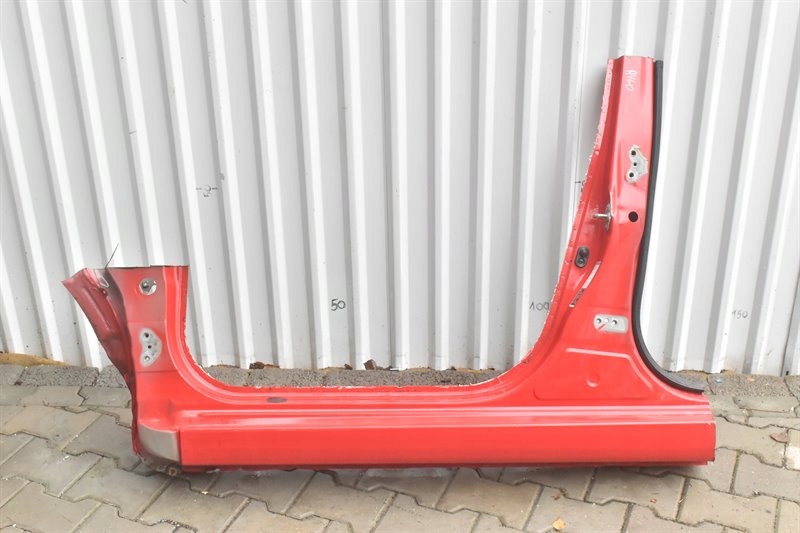 PRÓG SŁUPEK LEWY PRZÓD ŚRODKOWY AYGO II 108 C1 II 3P0 5DRZWI 14-21