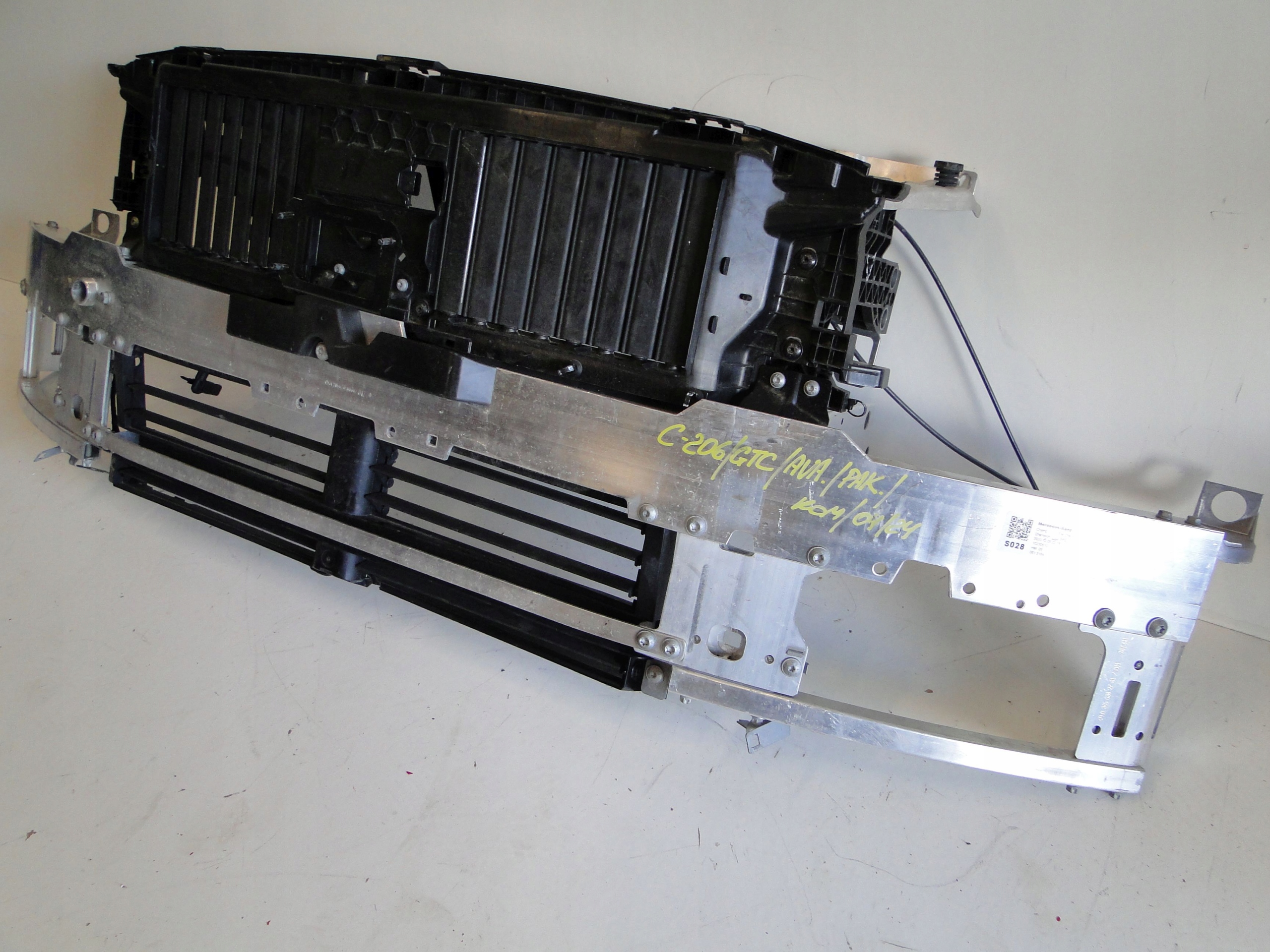 MERCEDES C KLASA 206 W206 PAS PRZEDNI WZMOCNIENIE AVANTGARDE AMG PAKIET Typ samochodu Samochody osobowe