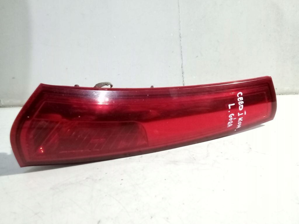 Kia Ceed and 1 kombi light left rear part rear upper