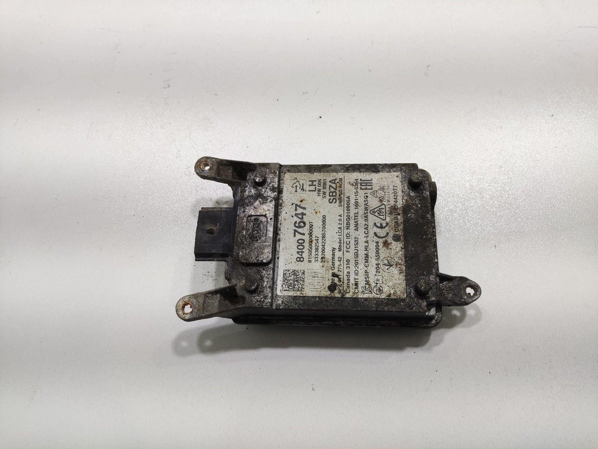 RADAR SENSOR angle mort angle gauche CADILLAC ESCALADE IV 2014-2020 84007647
