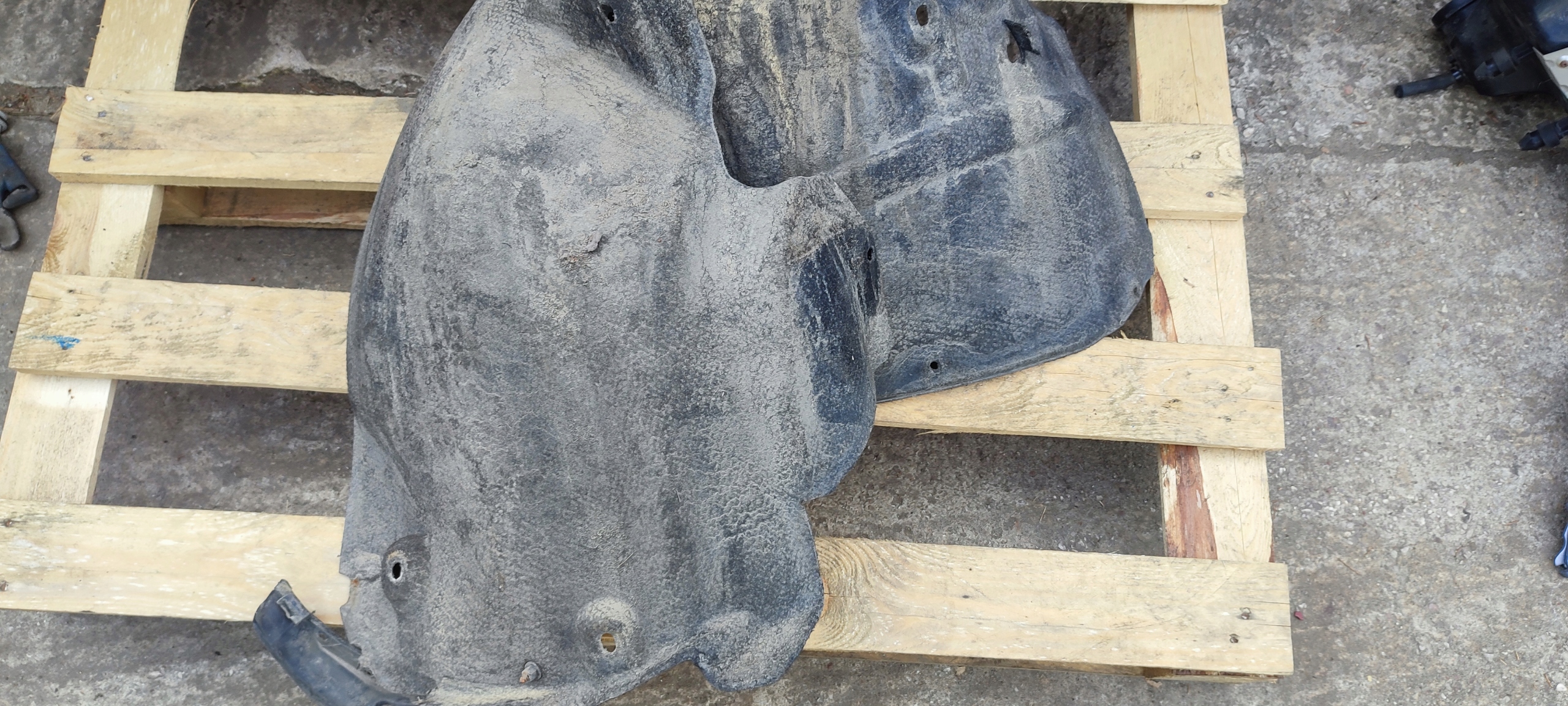 mudguard left front left front audi a4 b8