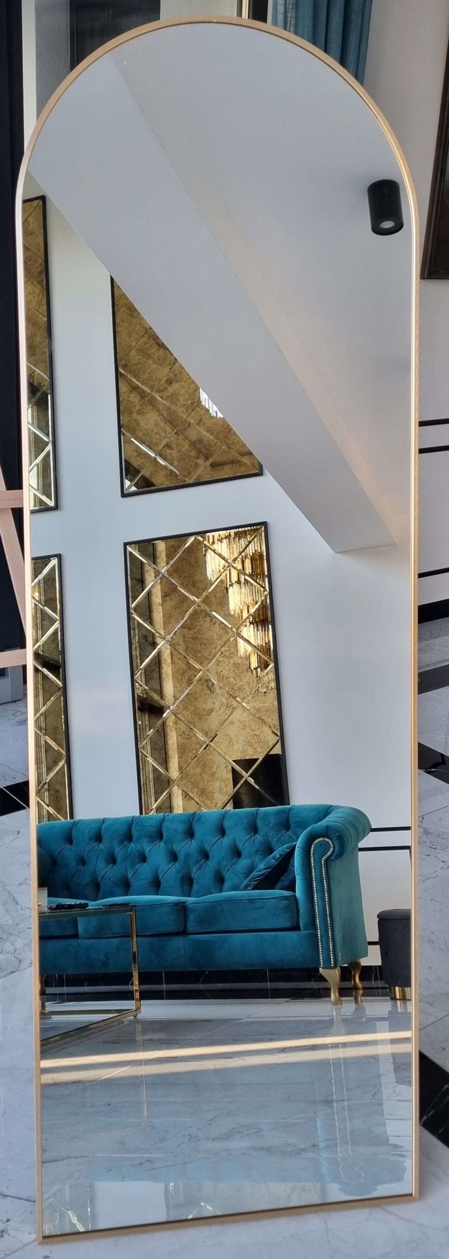 Lustro Stojące Półowalne w Złotej Aluminiowej Ramie 50X150cm Marka Galakor