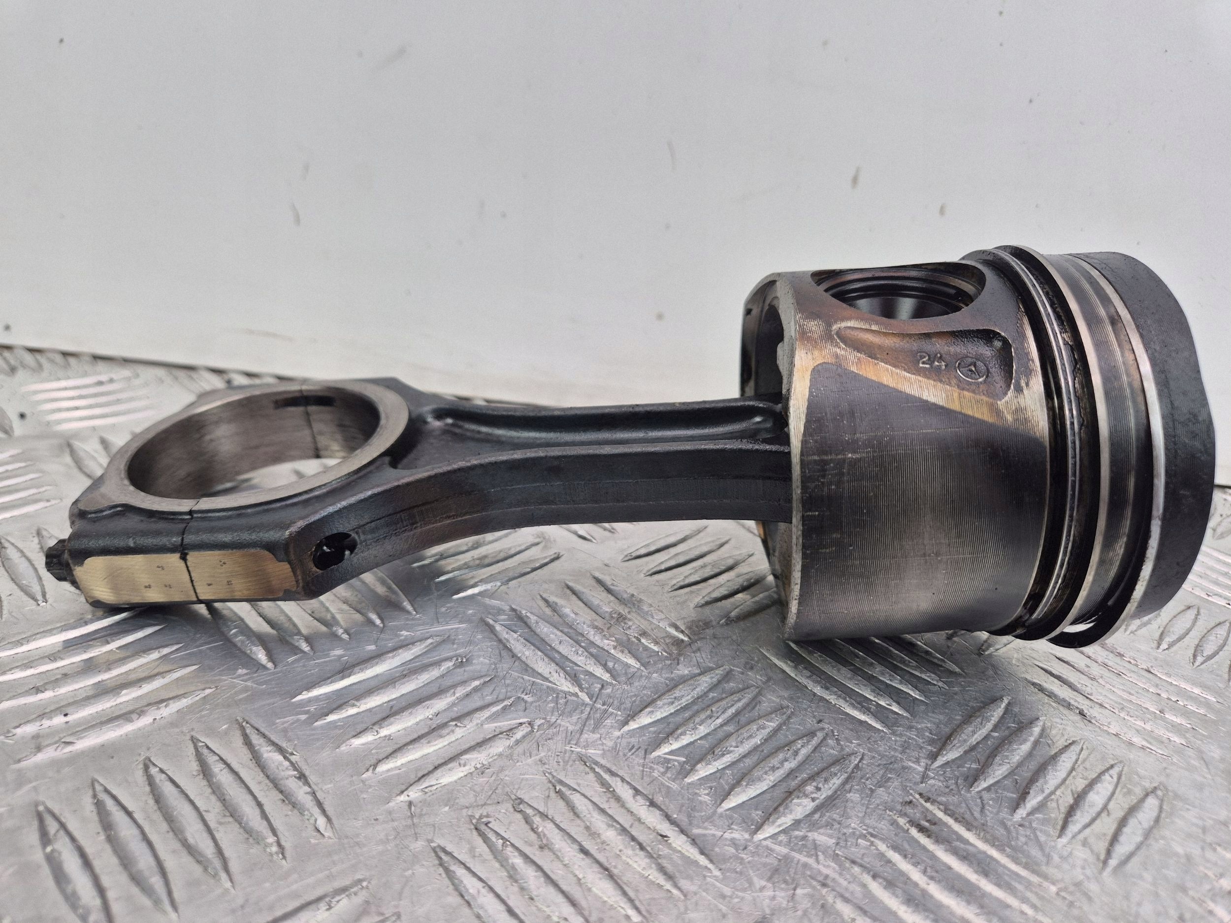 piston with connecting rod Mercedes Sprinter W906 2.2 OM651.955 8349F
