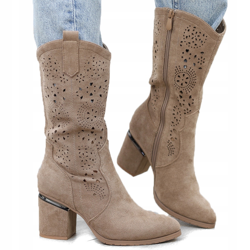 Béžové dámské kozačky na podpatku s ažurovými kovbojské boty v oblasti pod koleny