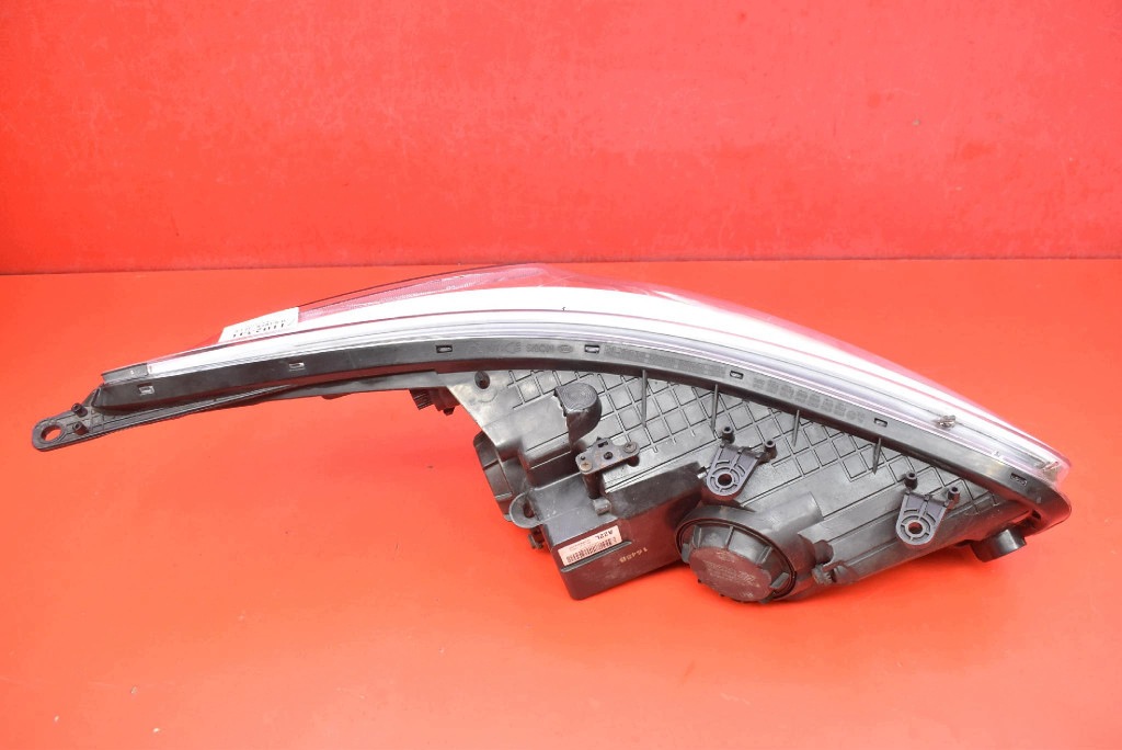 REFLEKTOR left light front lens EU 92101-A2220 KIA CEED 2 II LIFT 15-18