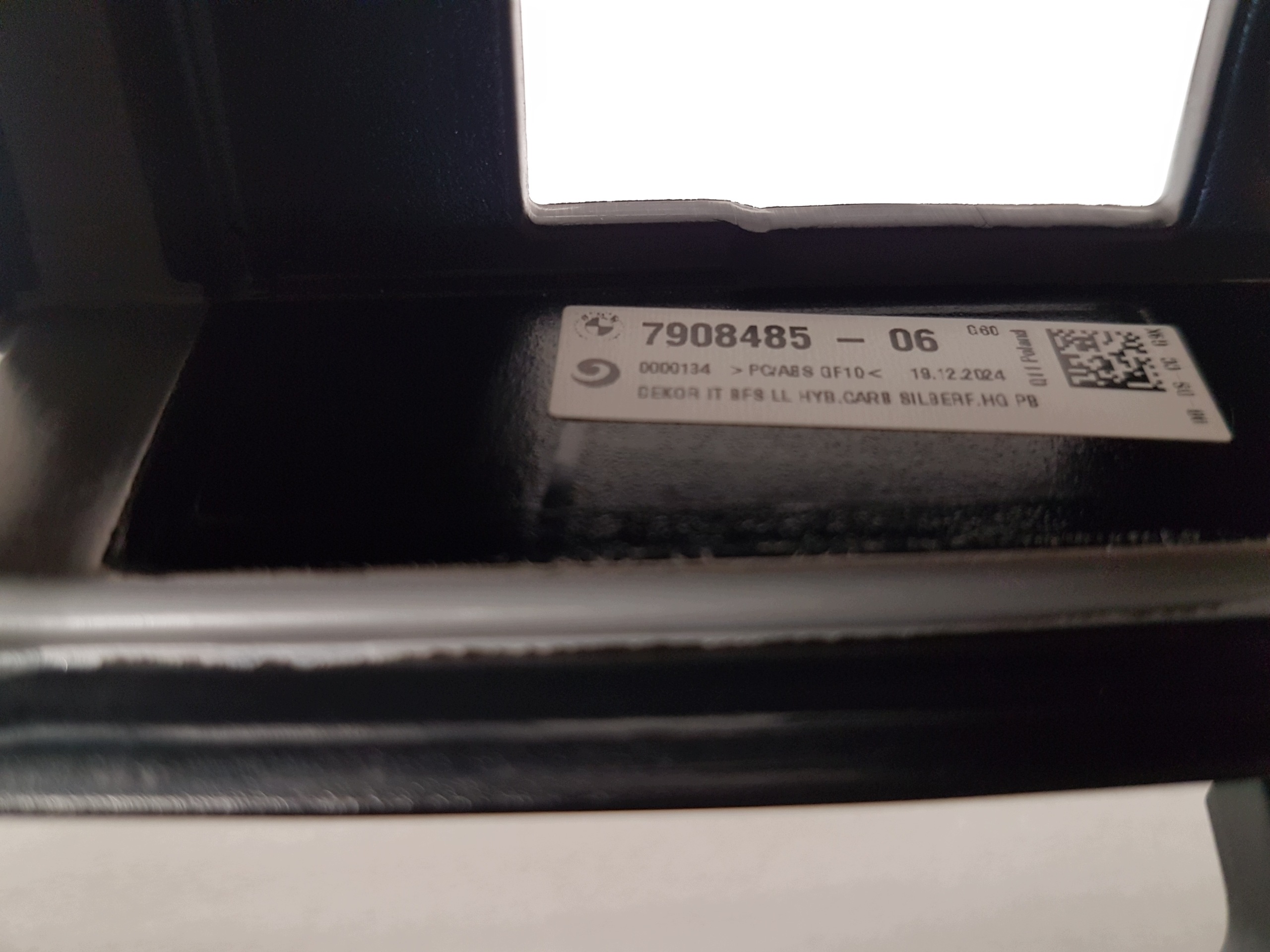 Moulage DEKOR Console BMW G60 G61 CARBON 7908485