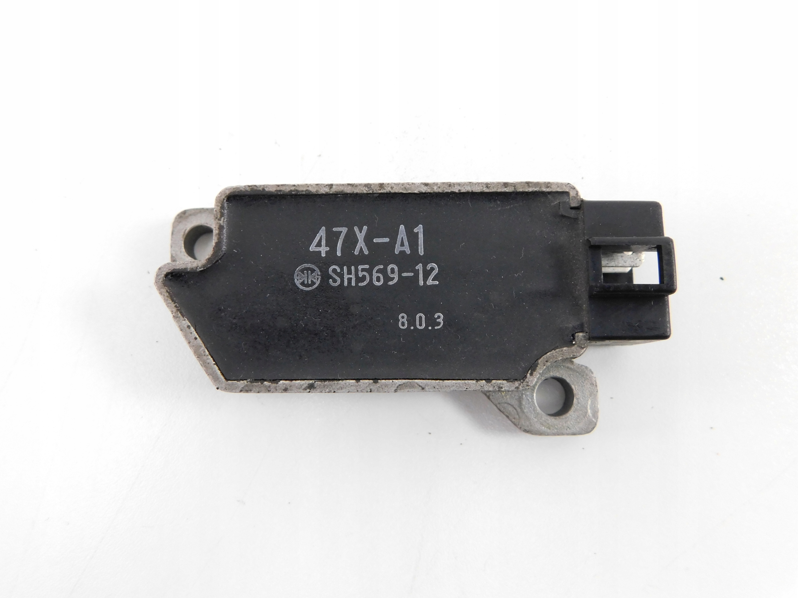 YAMAHA FZR 600 3HE REGULATOR NAPIĘCIA