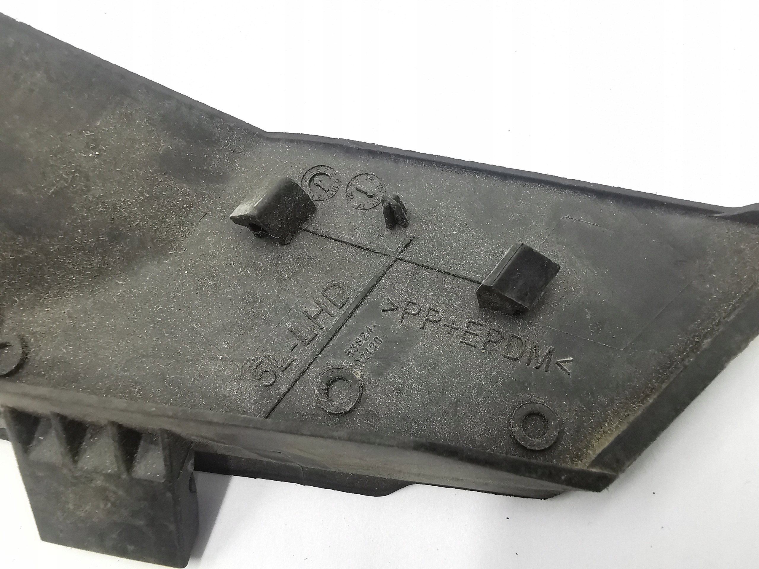 gasket under the window left TOYOTA COROLLA E18 53824-02120