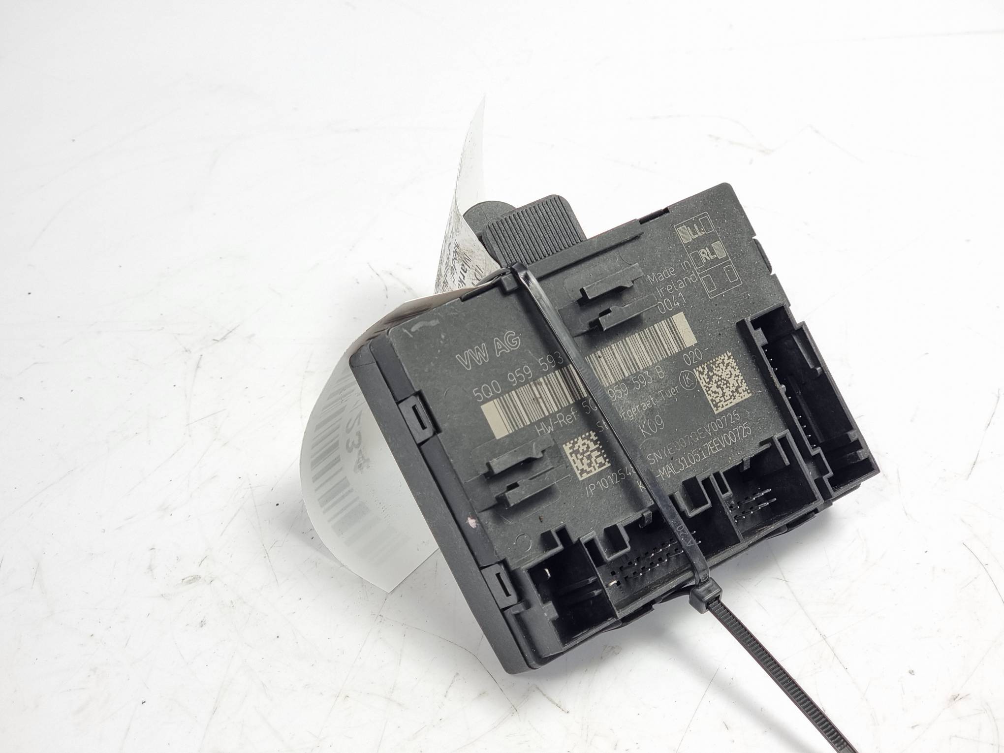 module door 5Q0959593E VOLKSWAGEN PASSAT B8