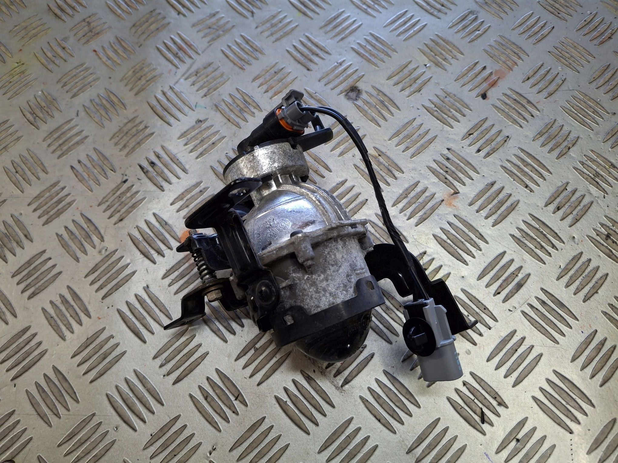 Nebelscheinwerfer links KIA RIO IV 2016R->