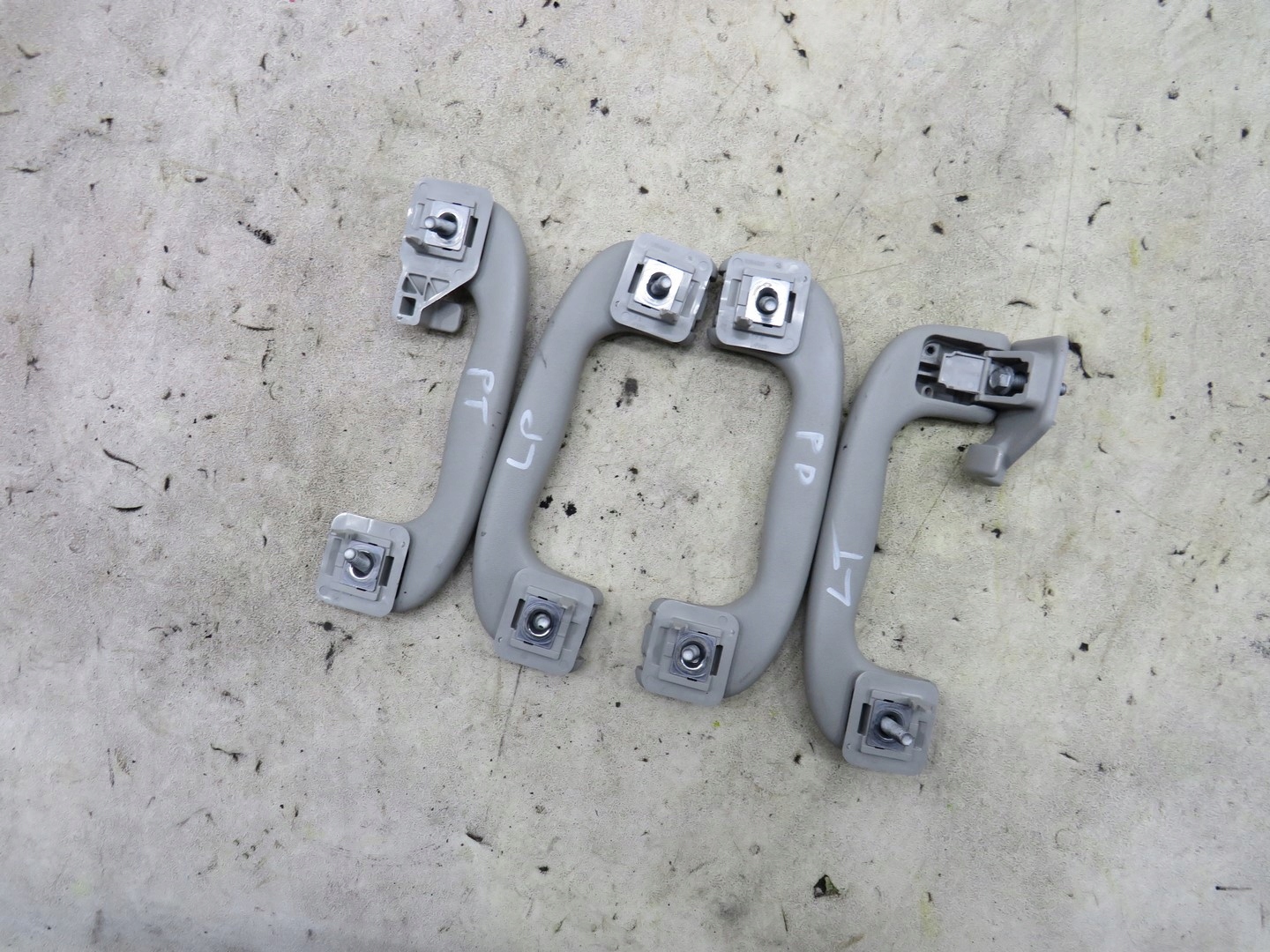 RĄCZKA PODSUFITKI ZAFIRA C Producent części Opel OE